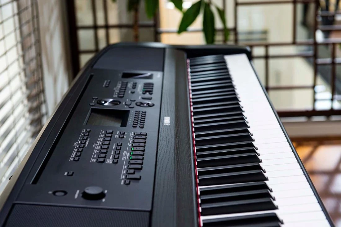 Yamaha DGX-670 Digital HOME Piano in Black - DGX670B (14).jpg