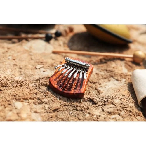 Meinl Sonic Energy Mini Kalimba C major 8 notes Flower of Life Design Red Zebrawood Body - KL802FOL_web_lifestyle_detail_06.jpg