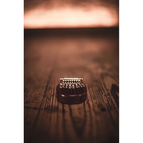 Meinl Sonic Energy Mini Kalimba C Major 8-Notes Sapele - KL8MINI_web_lifestyle_05.jpg