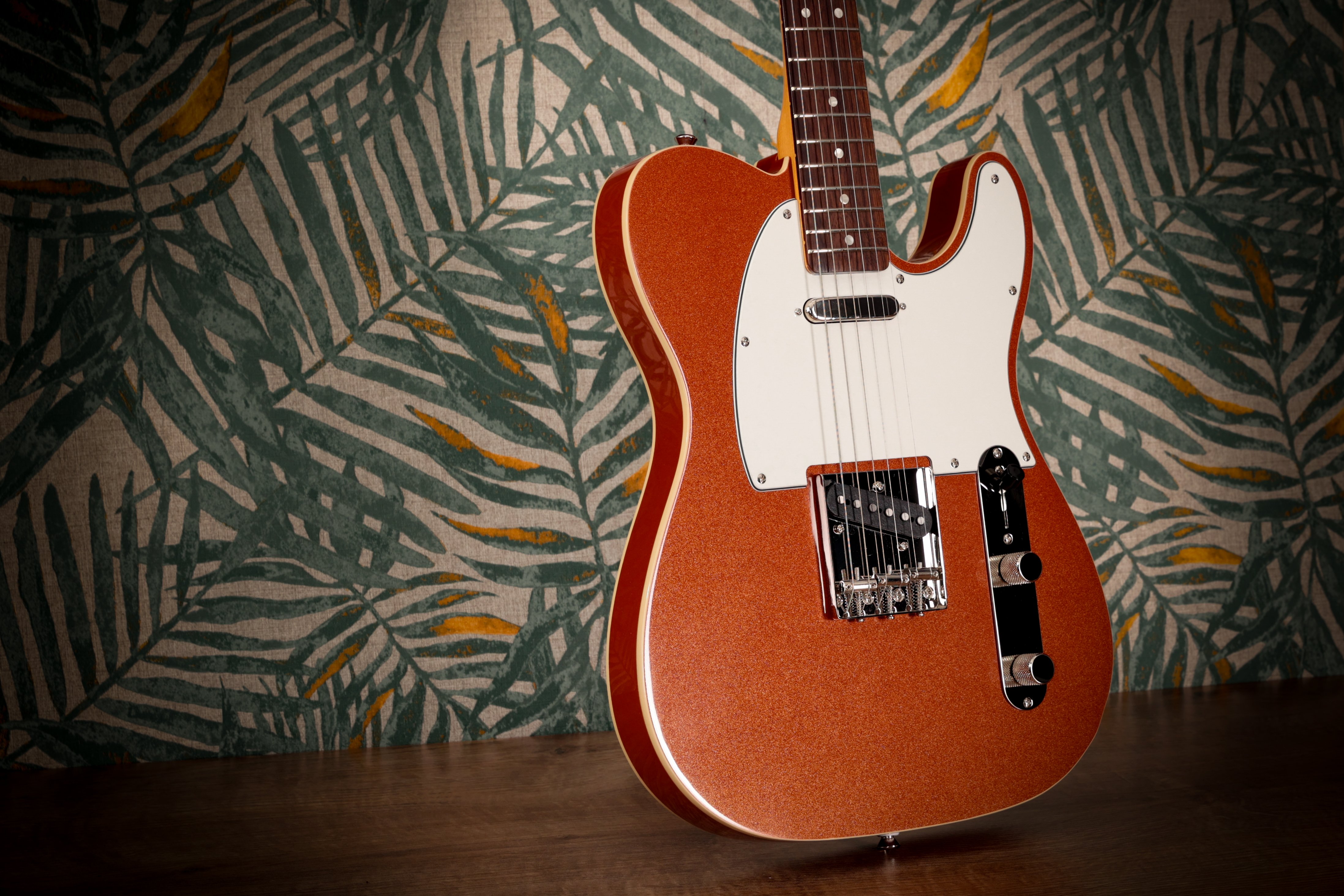 Squier FSR Classic Vibe '60s Custom Telecaster in Candy Tangerine - 0374040596   (16).jpg