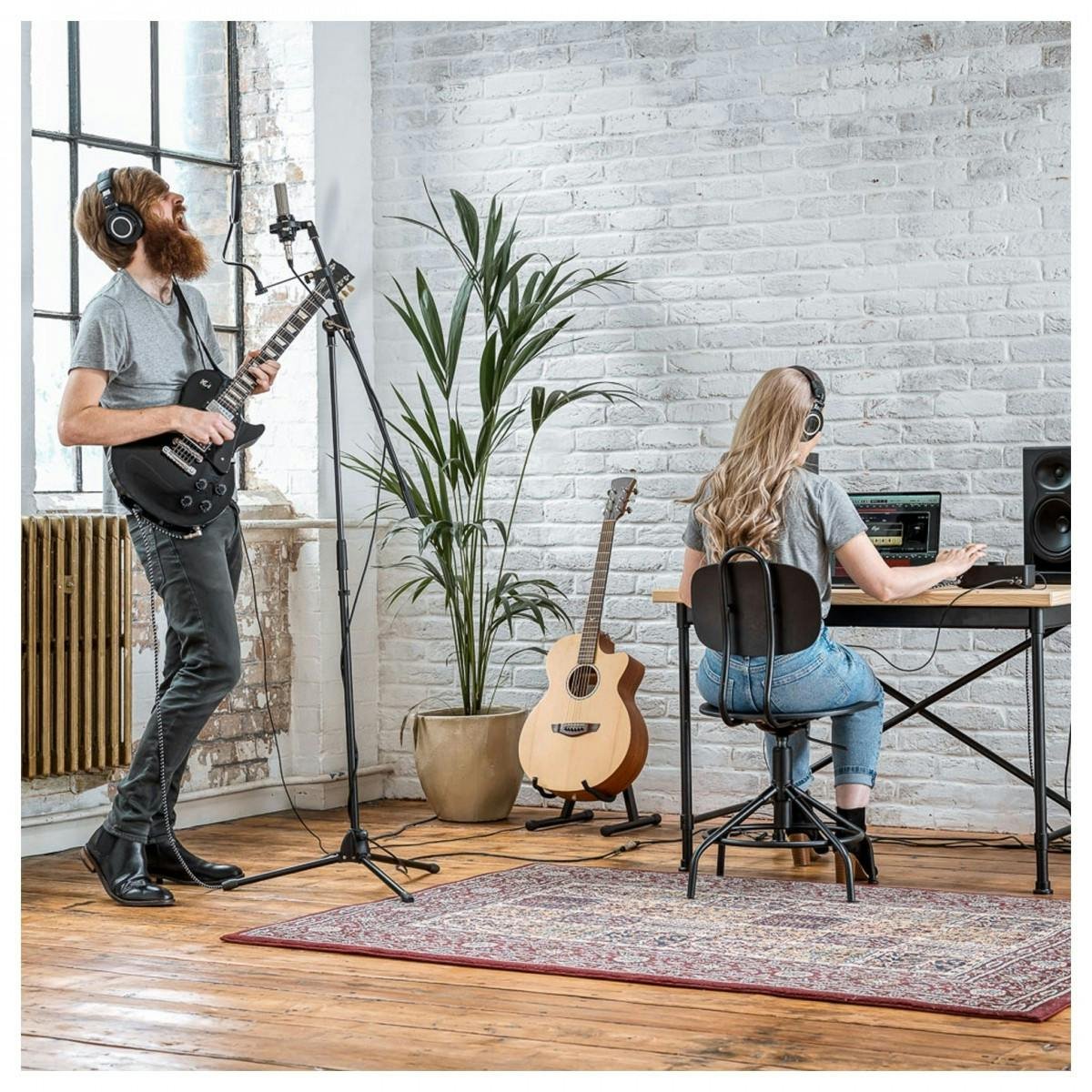 EVO 8 Hi Performance USB 2, Bus Powered Audio Interface, with 4 Mic Pre Amps, Dual Stereo Outs, Loopback & Smartgain - 540030-1663678417925.jpg