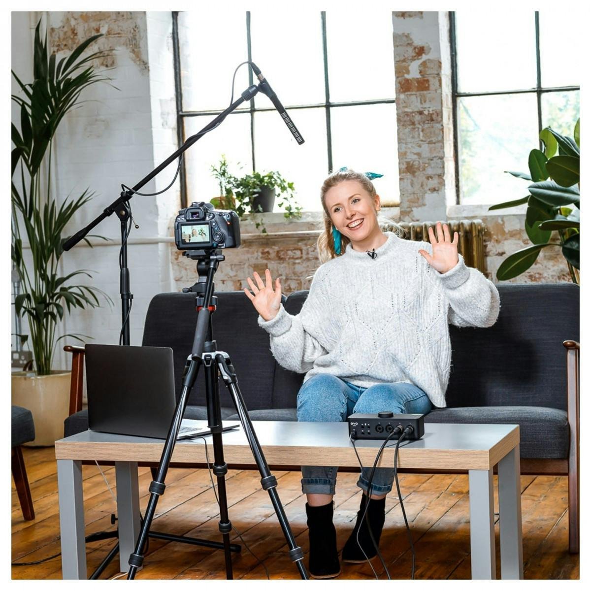 EVO 8 Hi Performance USB 2, Bus Powered Audio Interface, with 4 Mic Pre Amps, Dual Stereo Outs, Loopback & Smartgain - 540031-1663678424616.jpg