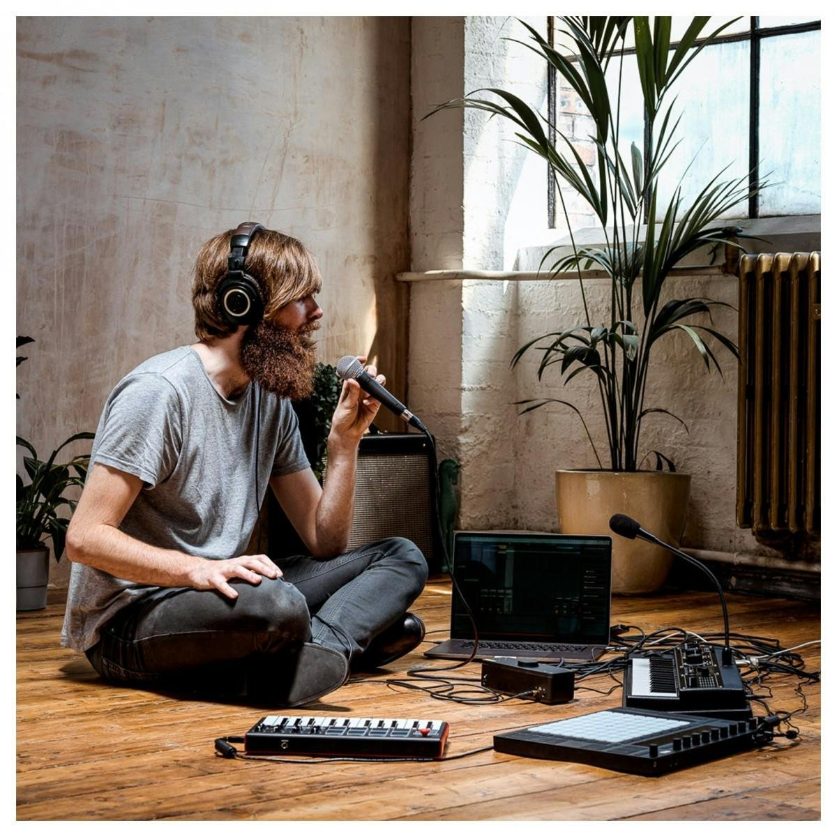 EVO 8 Hi Performance USB 2, Bus Powered Audio Interface, with 4 Mic Pre Amps, Dual Stereo Outs, Loopback & Smartgain - 540033-1663678433424.jpg