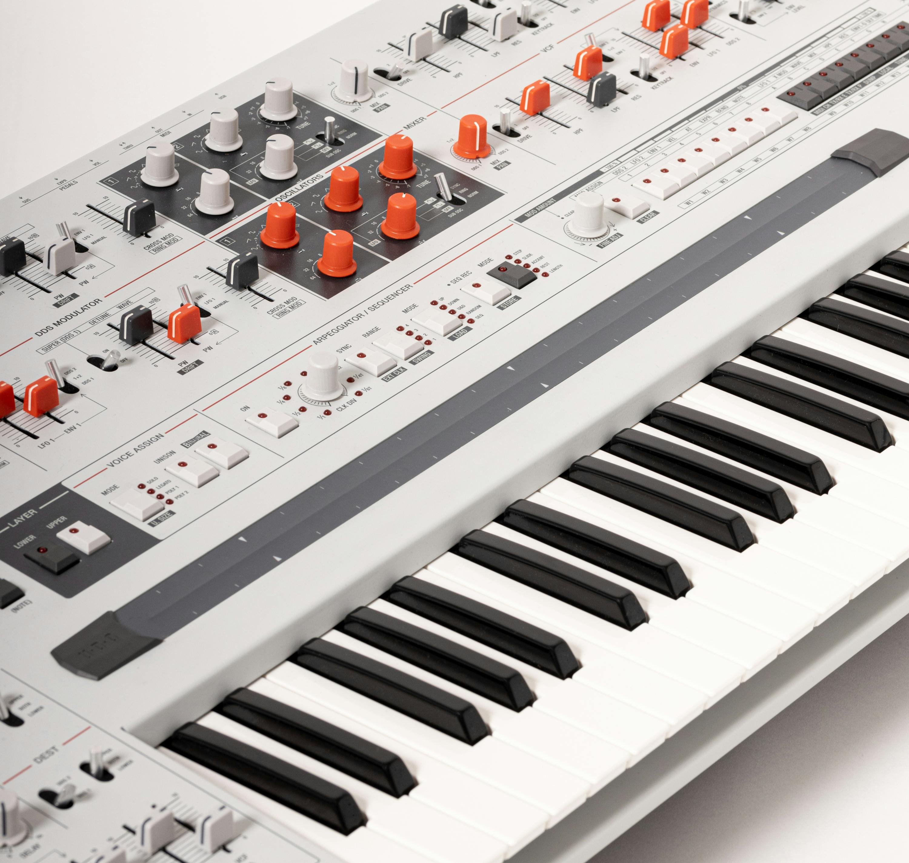 UDO Super Gemini - 20 Voice 61 Key Analog-Hybrid Polyphonic