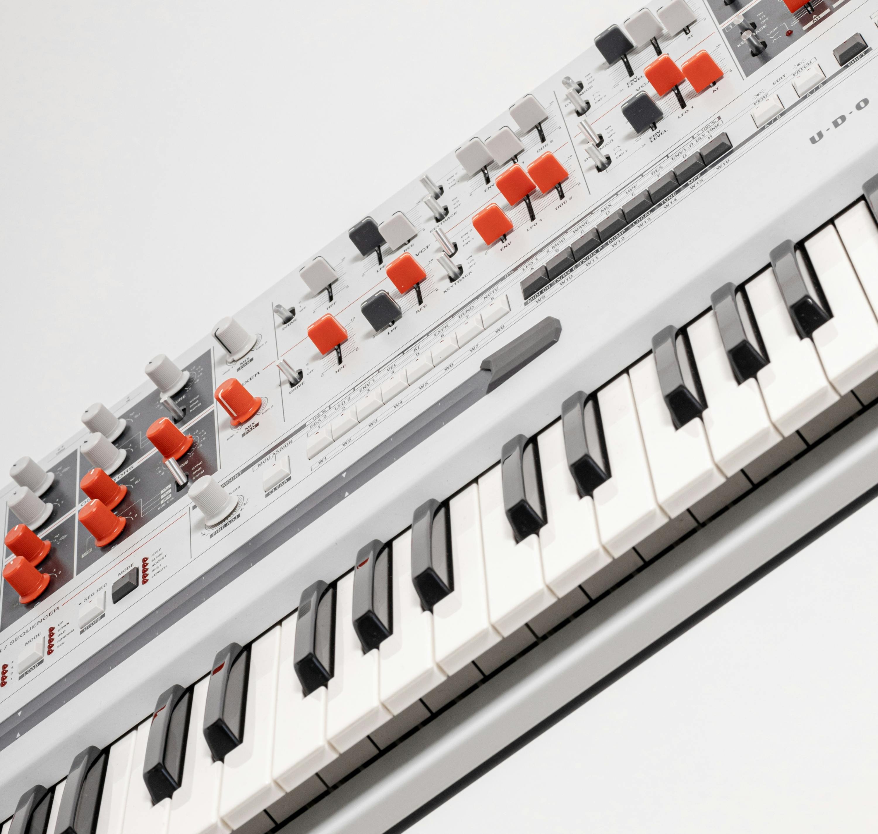 【UDO⭐︎】 UDO Super Gemini - 20 Voice 61 Key Analog-Hybrid Polyphonic