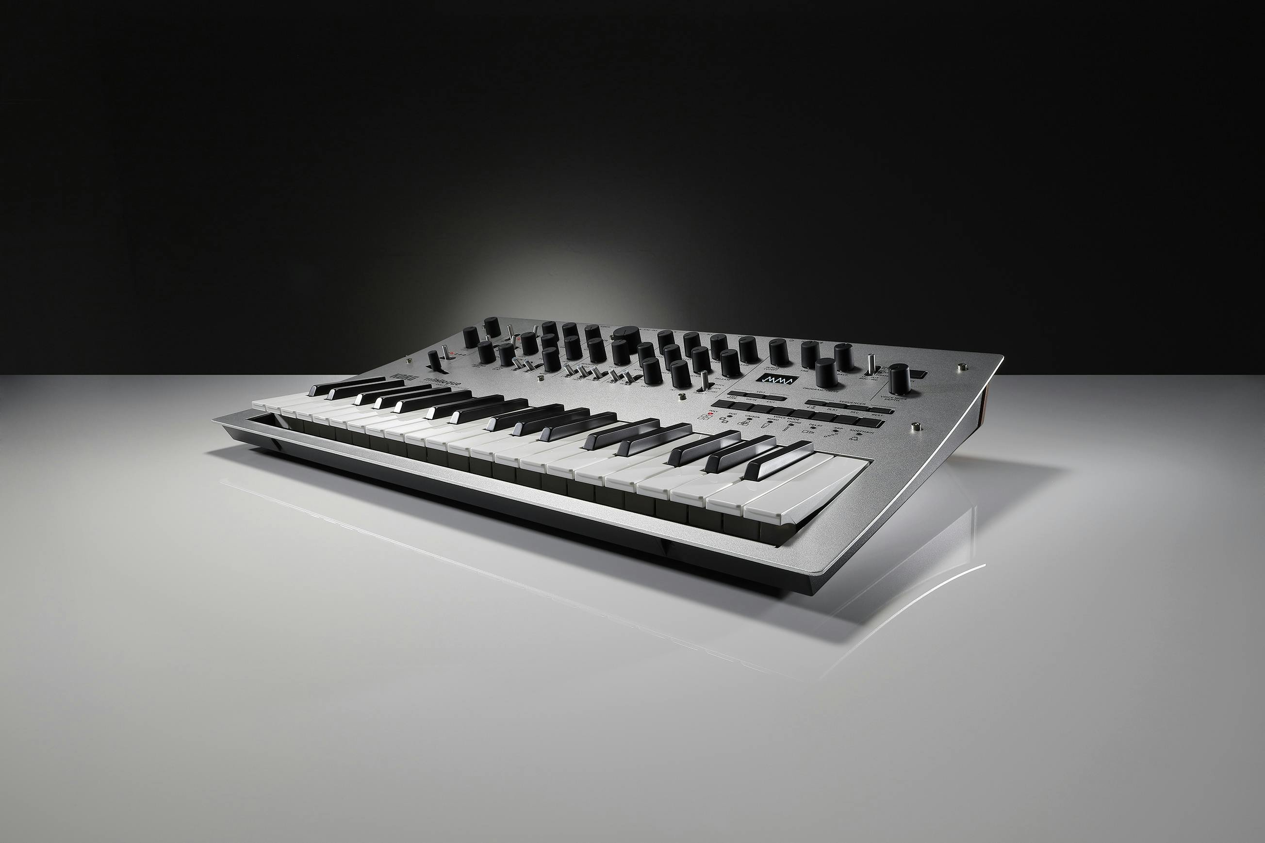 Korg Minilogue Polyphonic Analogue Synthesizer - 100304-6_minilogue_image.jpg