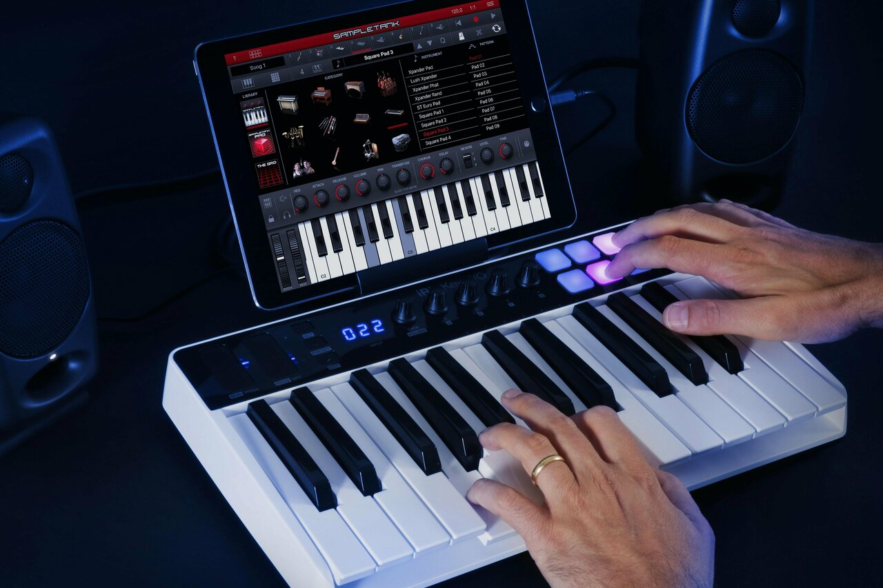 DTM・DAW IK Multimedia iRigKEYS w/Lightning IK Multimedia iRig KEYS with Lightning | United Kingdom
