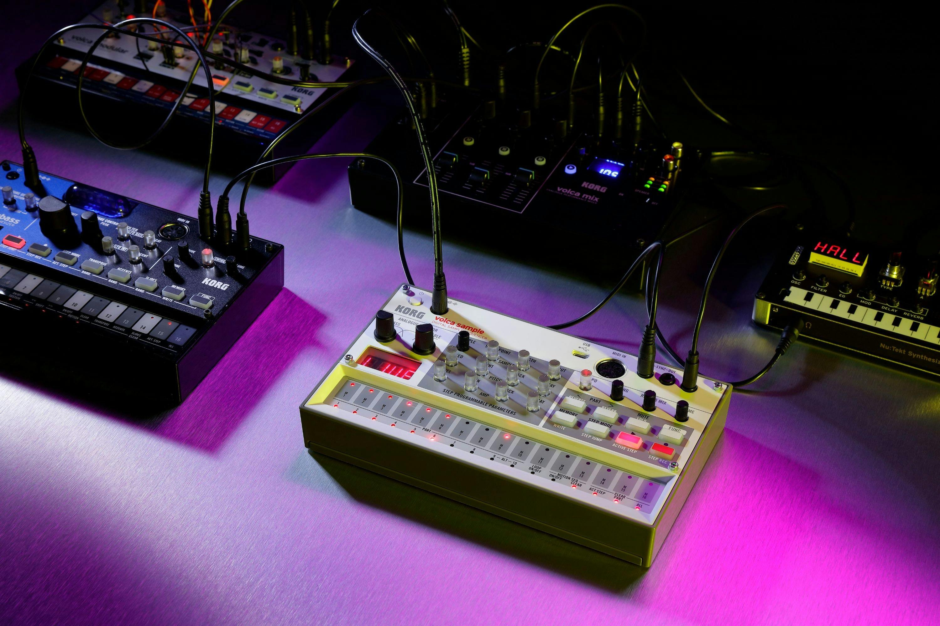 Korg Volca Sample 2 drum machine sequencer - 403622-volca_sample_2_Live_setup1a.jpg