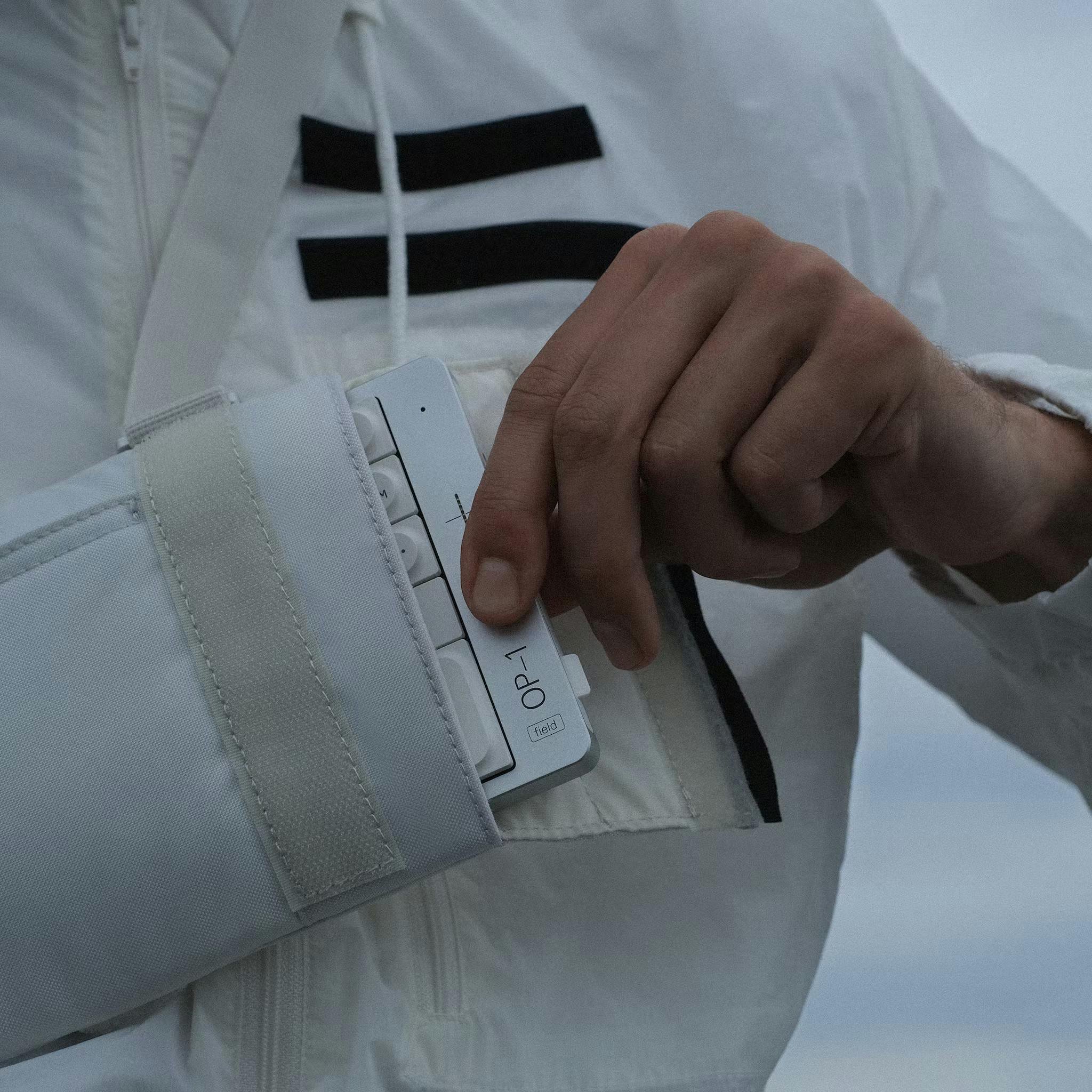 Teenage Engineering OP-1 Field Large Bag - White - TEE0102-Teenage_Electronics_OP-1_Field_Large_Bag_White_Lifestyle.jpg