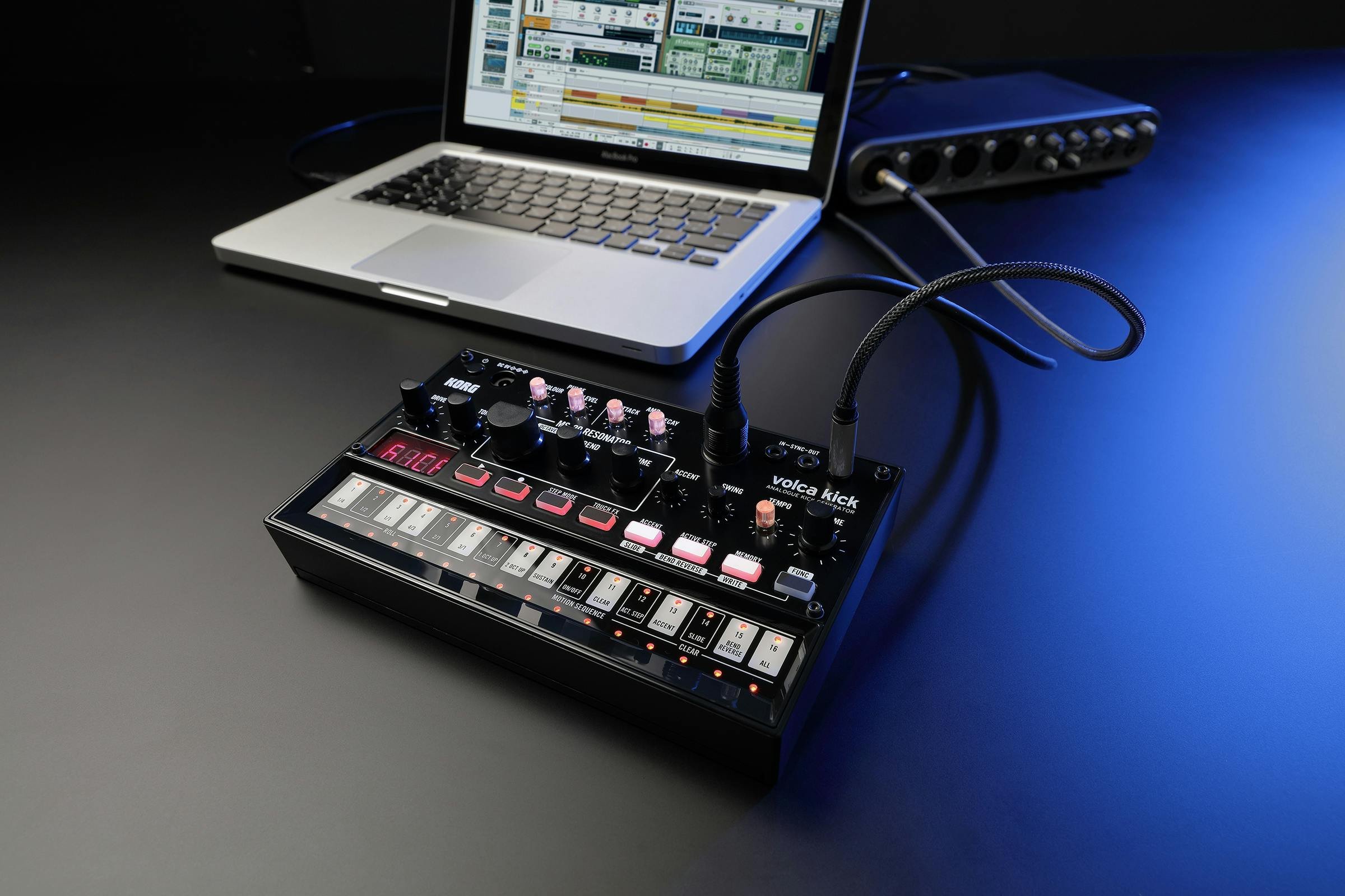 Korg Volca Kick Analogue Kick Generator Module - 119910-04-volca-kick-with-DAW.jpg