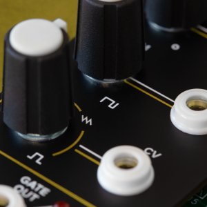 TipTop ART ATX1 - ART Analog VCO - TT-ATX1 - waveforms.jpg