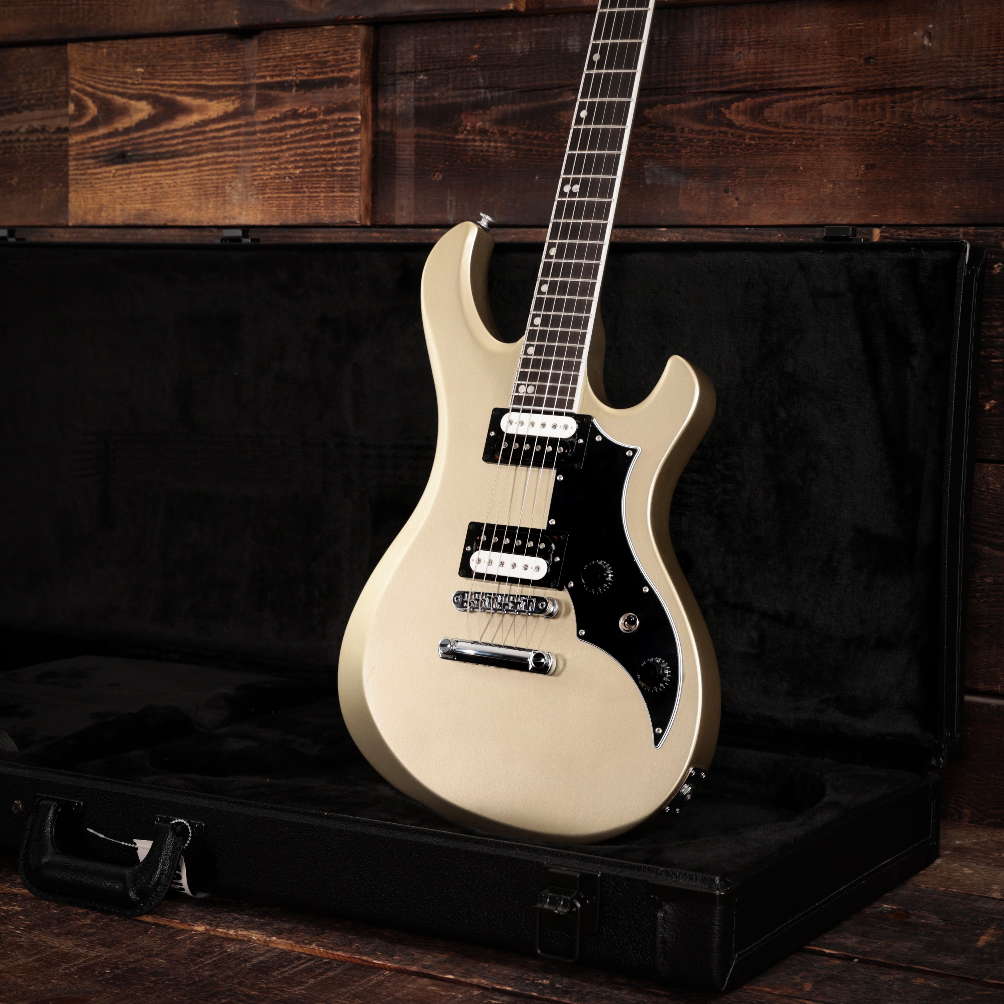 Gibson USA Victory Electric Guitar in Gold Mist Satin - VIC00ZPCH1 (16).jpg