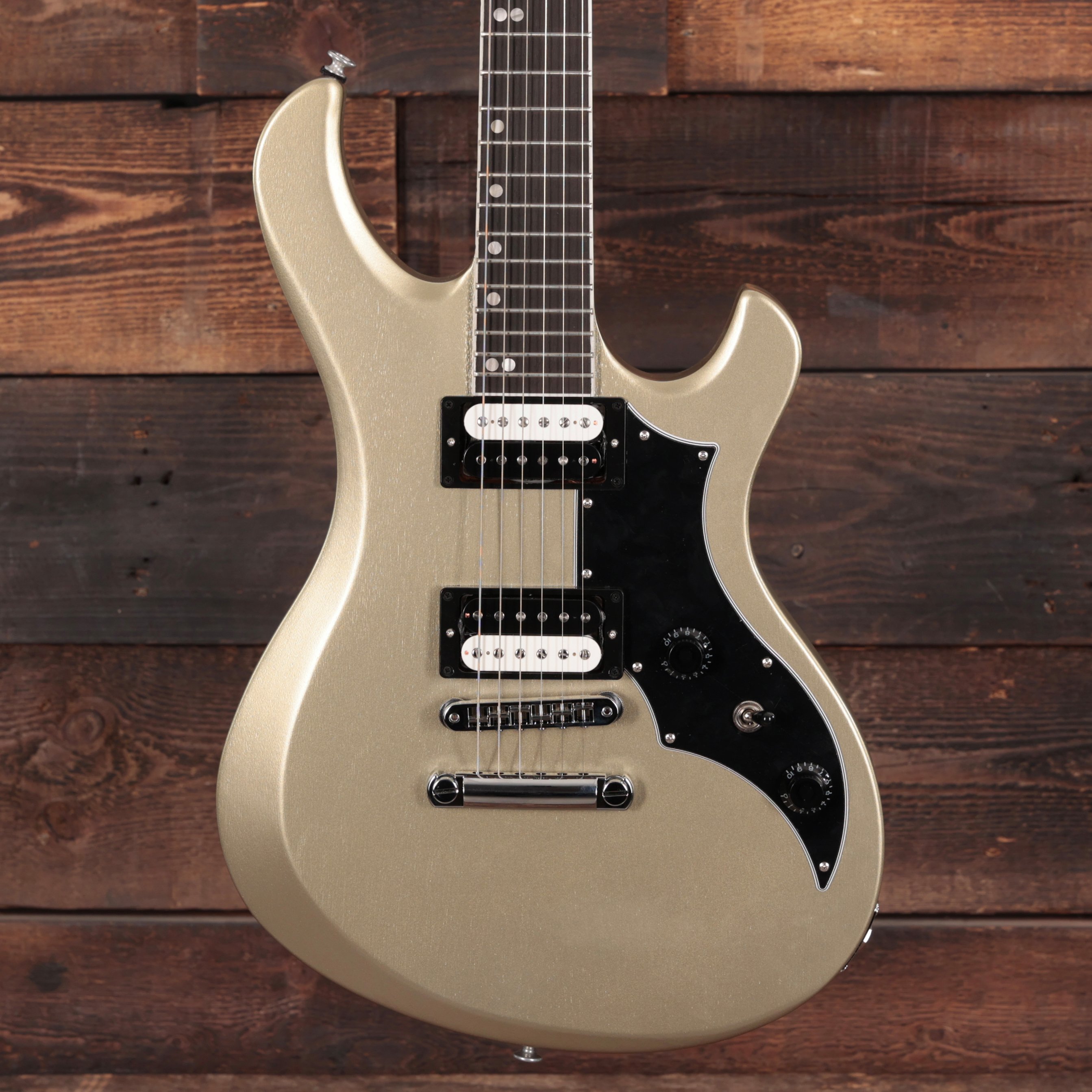 Gibson Victory Electric Guitar in Gold Mist Satin - VIC00ZPCH1 (3).jpg
