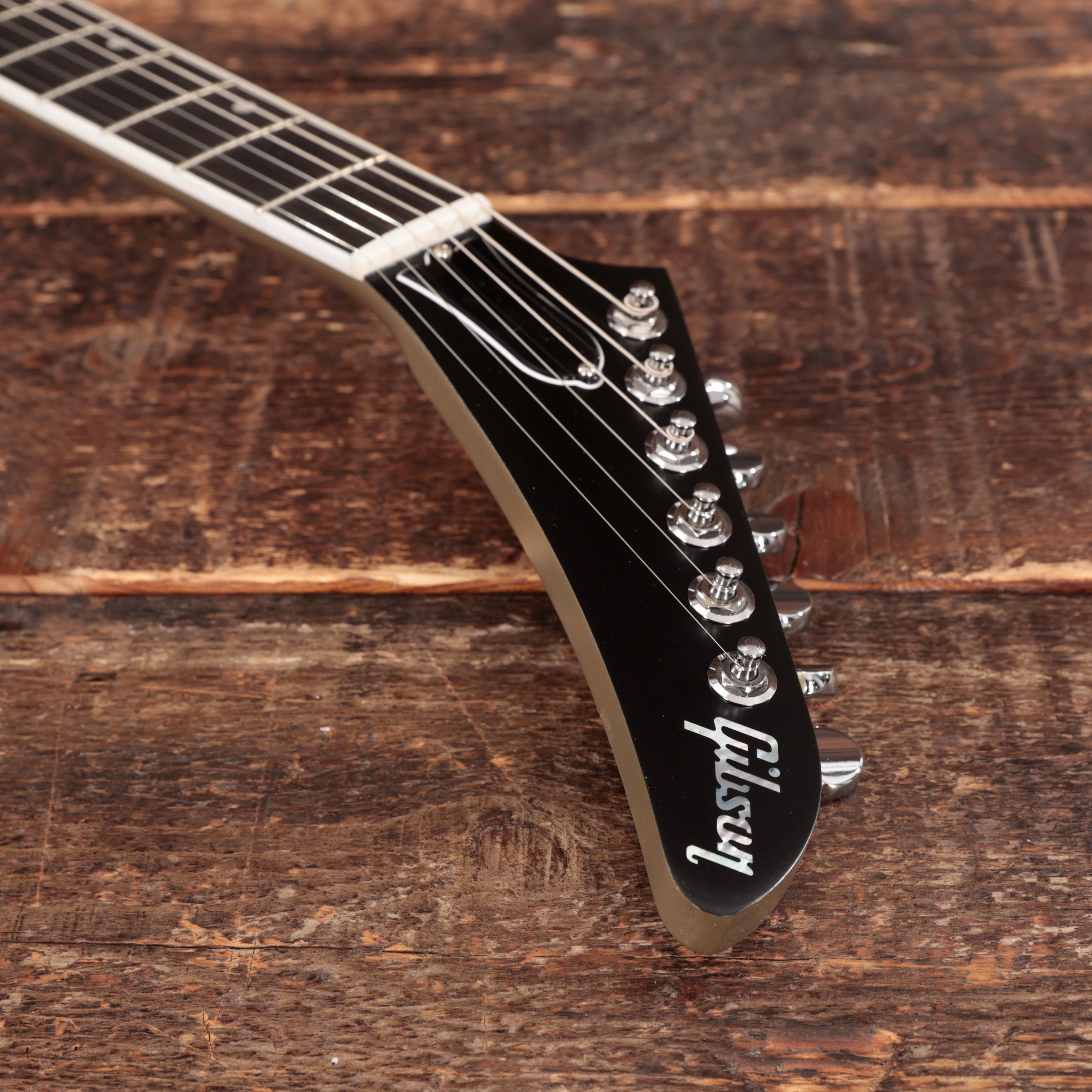 Gibson Victory Electric Guitar in Gold Mist Satin - VIC00ZPCH1 (14).jpg