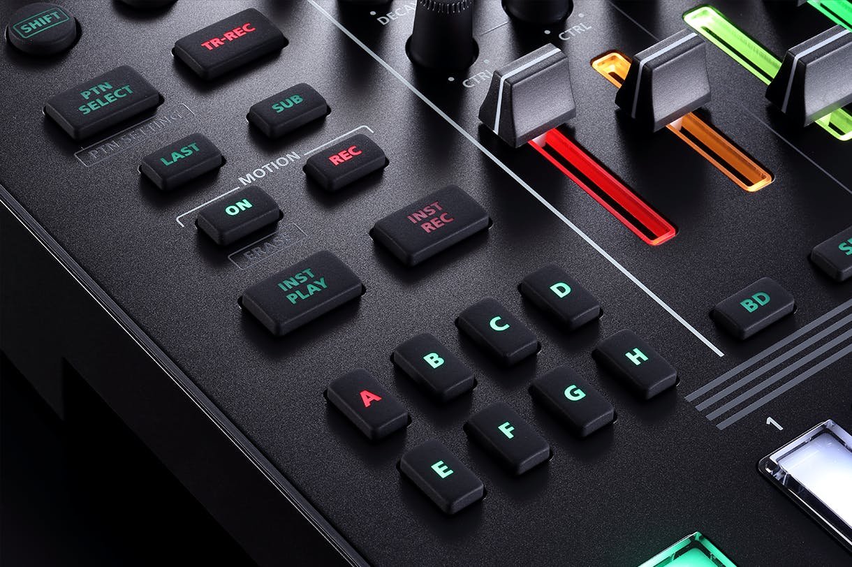 Roland TR-8S Rhythm Performer Drum Machine - 512272-1652867489201.jpg