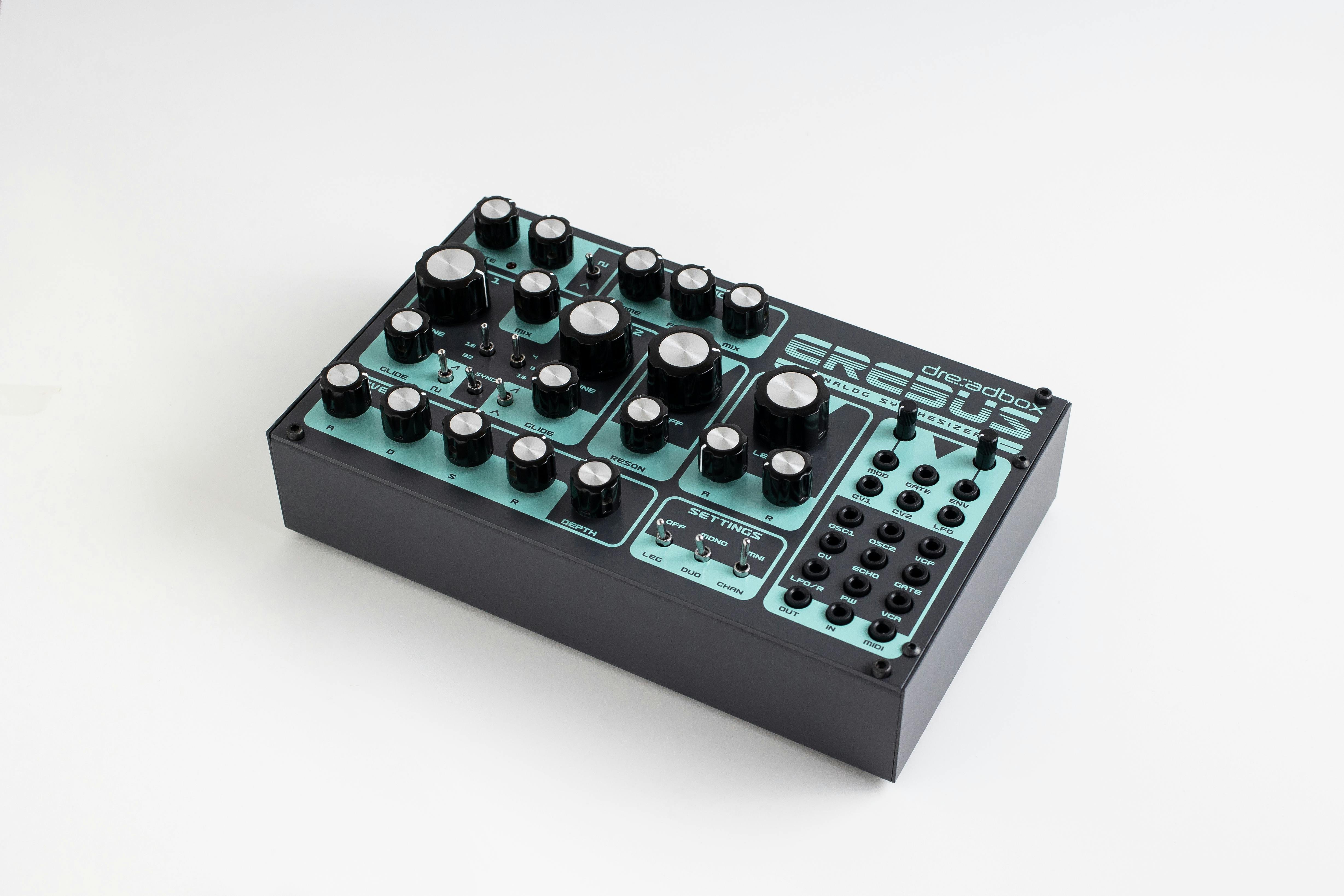 Dreadbox Erebus - Analogue Paraphonic Synthesizer Reissue - EREBUS-dread2_08.jpg