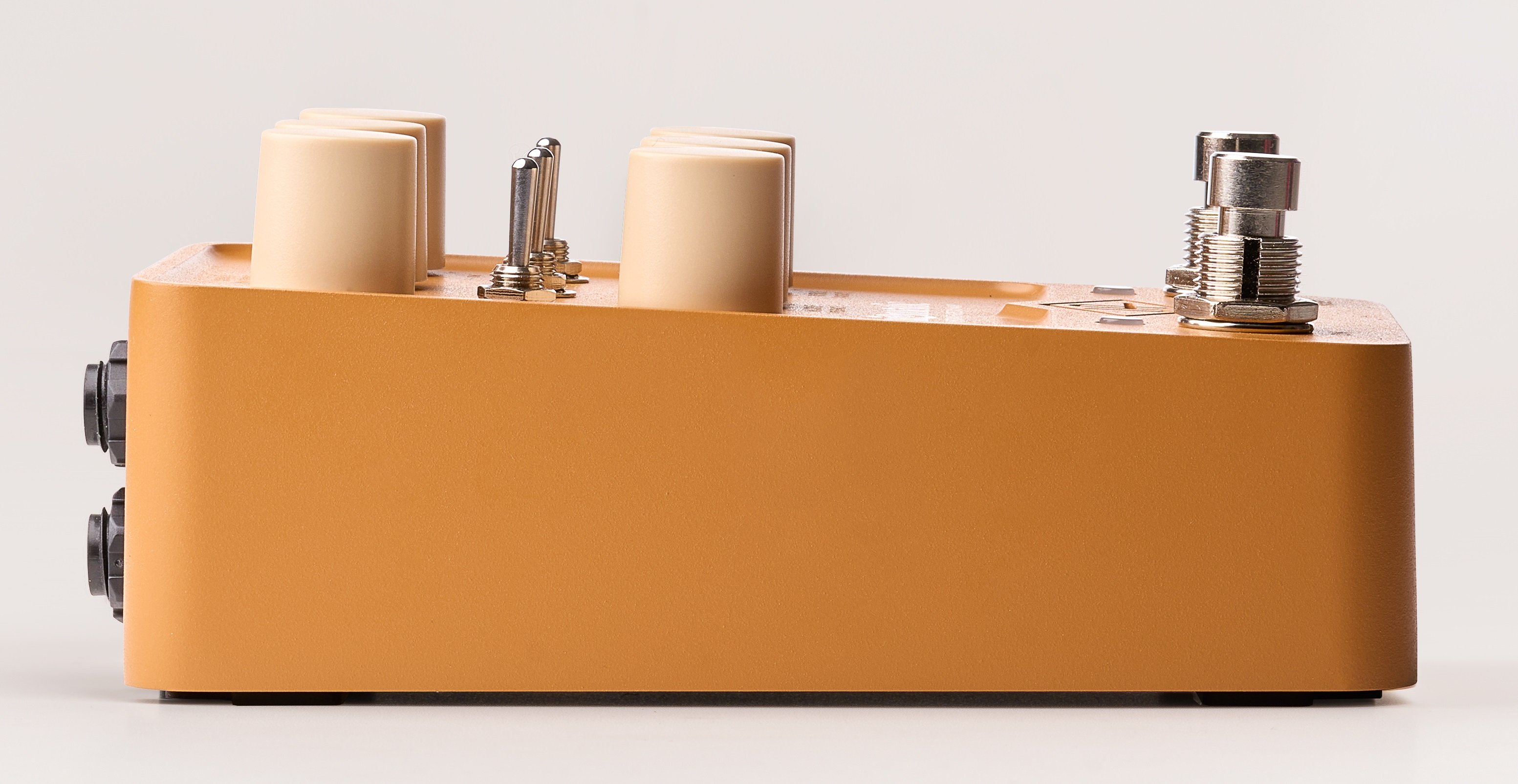 Universal Audio UAFX Enigmatic '82 Overdrive Special Amp Pedal - Enigmatic '82 ODS Amp Ortho_Side.jpg