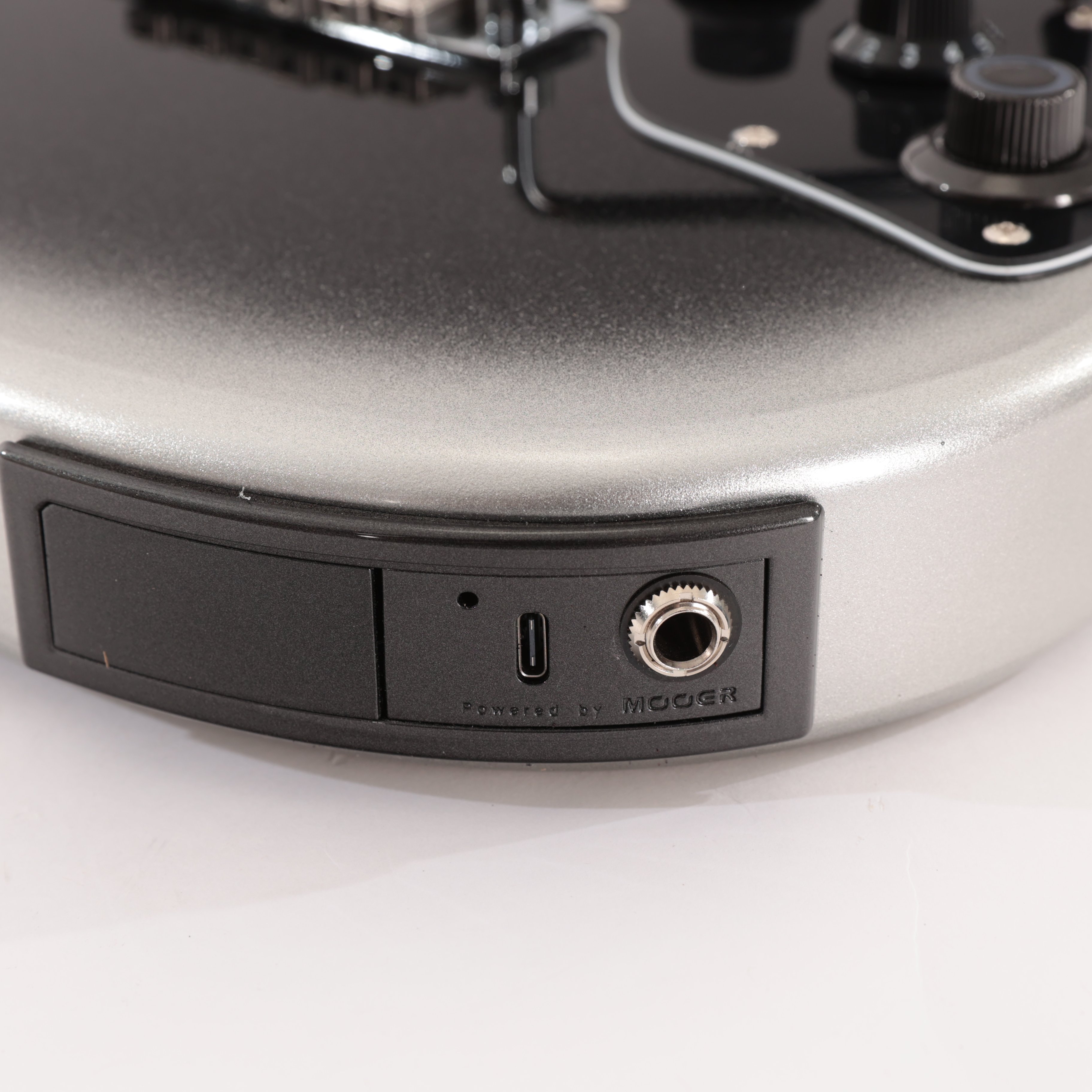 Mooer GTRS P801 Professional Intelligent Guitar In Dark Silver Roasted Maple Board - P801DS (9).jpg