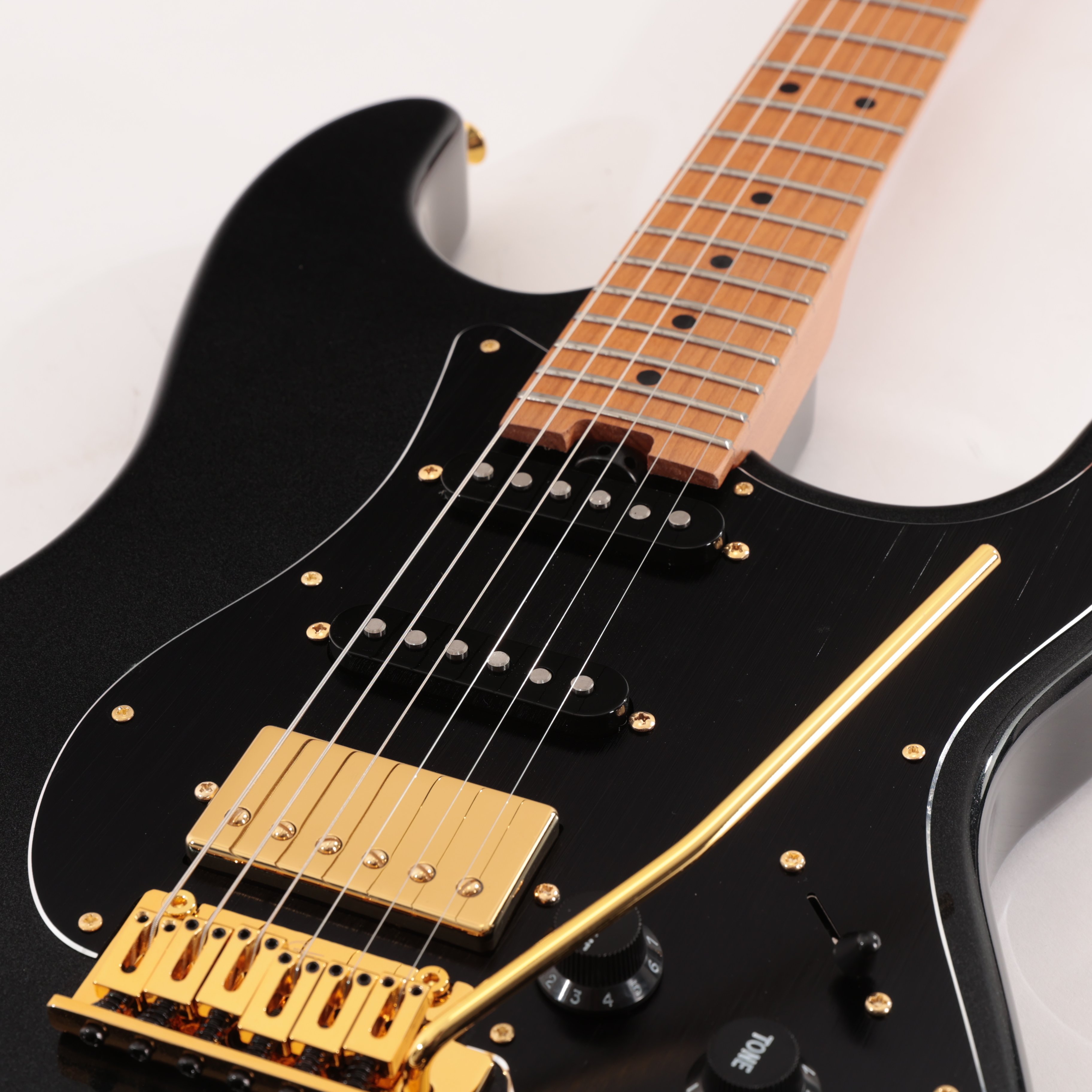 Mooer GTRS S901 Standard Intelligent Guitar In Pearl Black Roasted Maple Board - S901PB (15).jpg