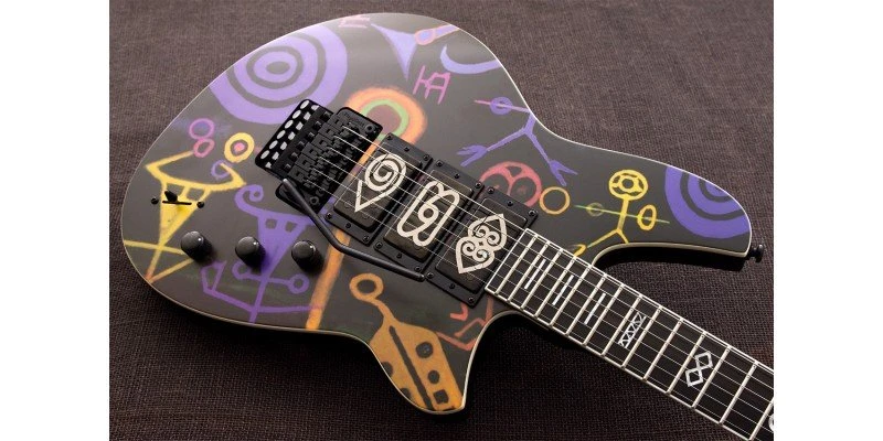 Reverend Vernon Reid Signature Totem Talisman - VR-S-TLMN-E-RAHCHC-X 6.jpg
