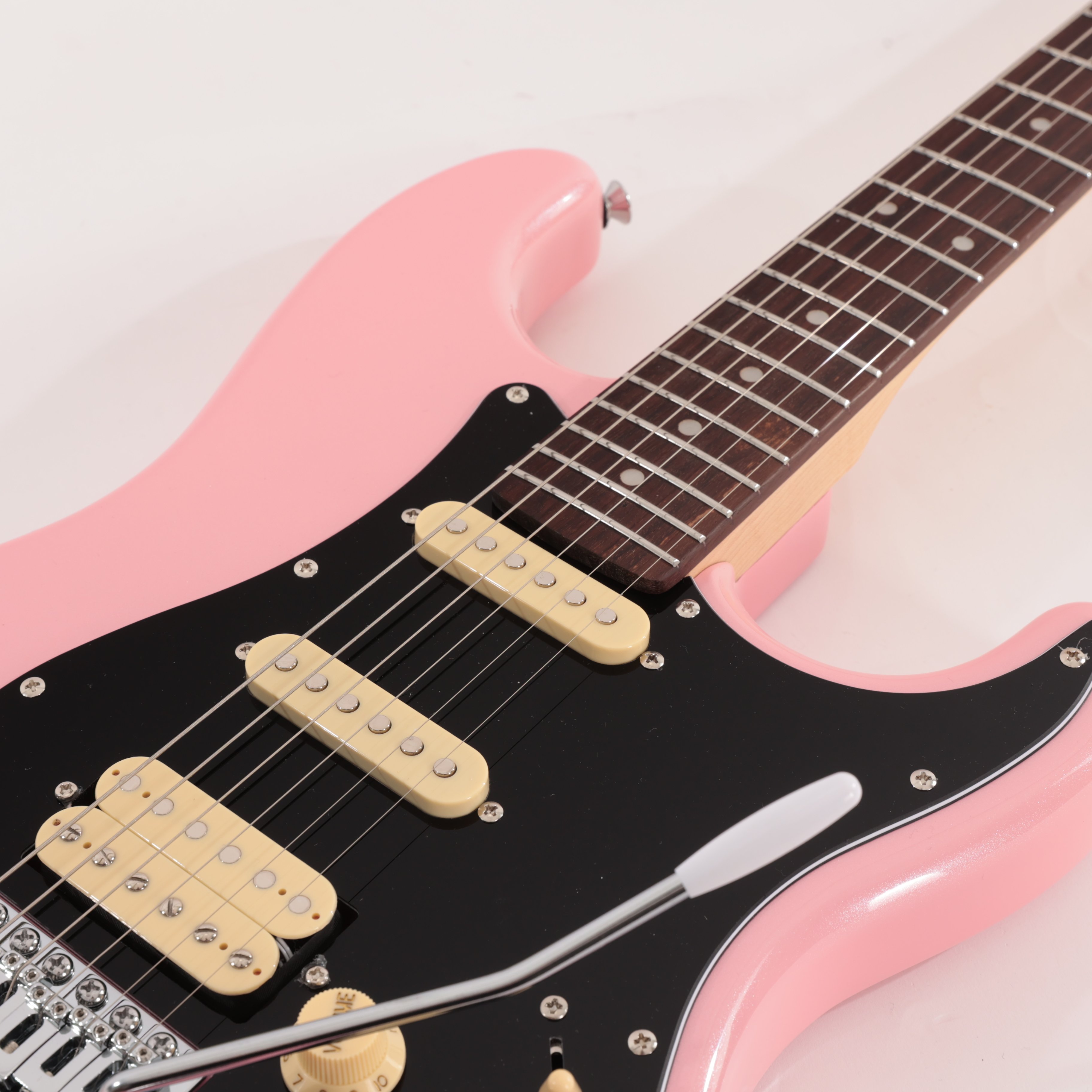 EastCoast ST2 HSS Electric Guitar in Bubblegum Metallic - EC-GS100H-BGM (7).jpg