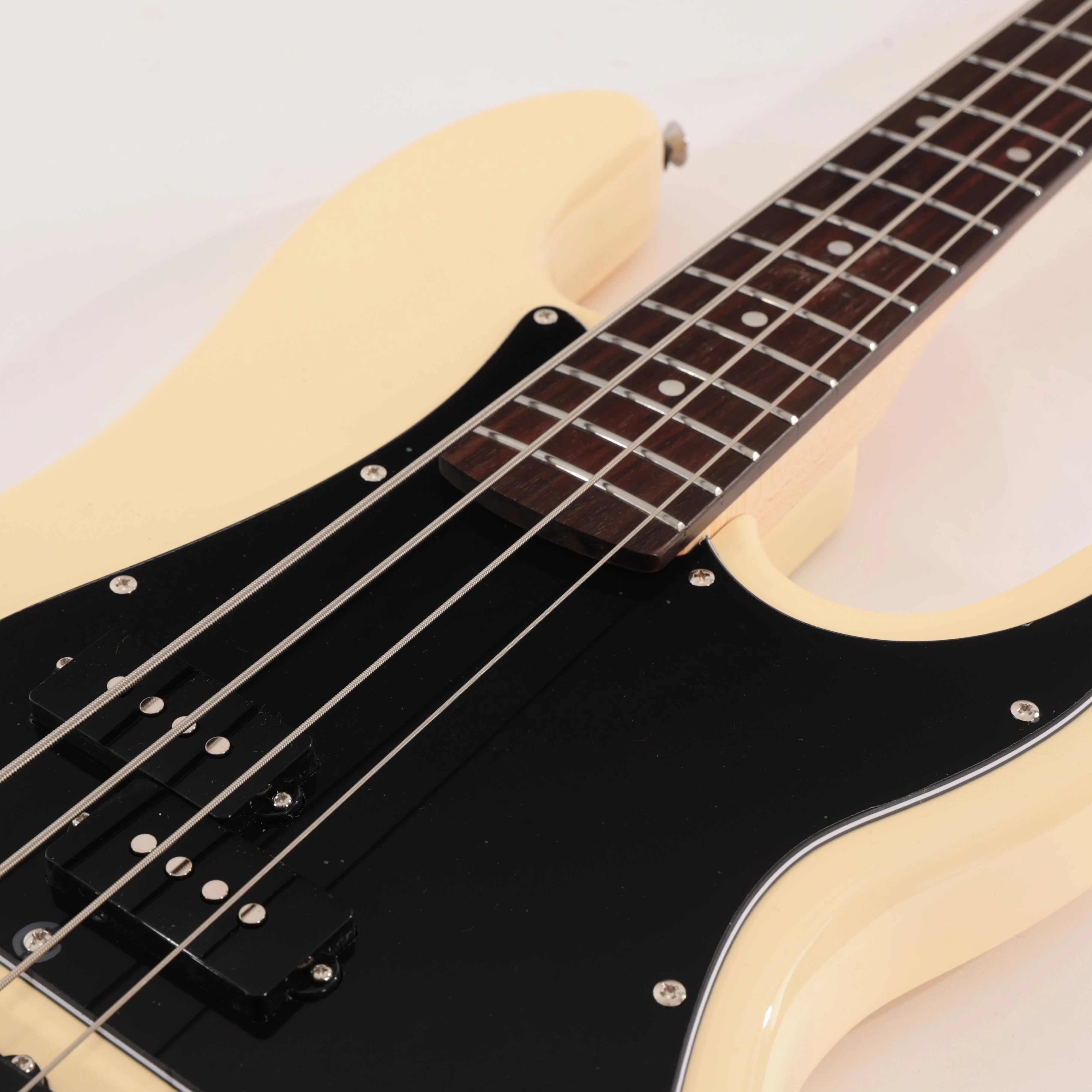 EastCoast PJ4 Tortoiseshell Pickguard Electric Bass Guitar in Vintage White - EC-PJ4-VTW  (5).jpg