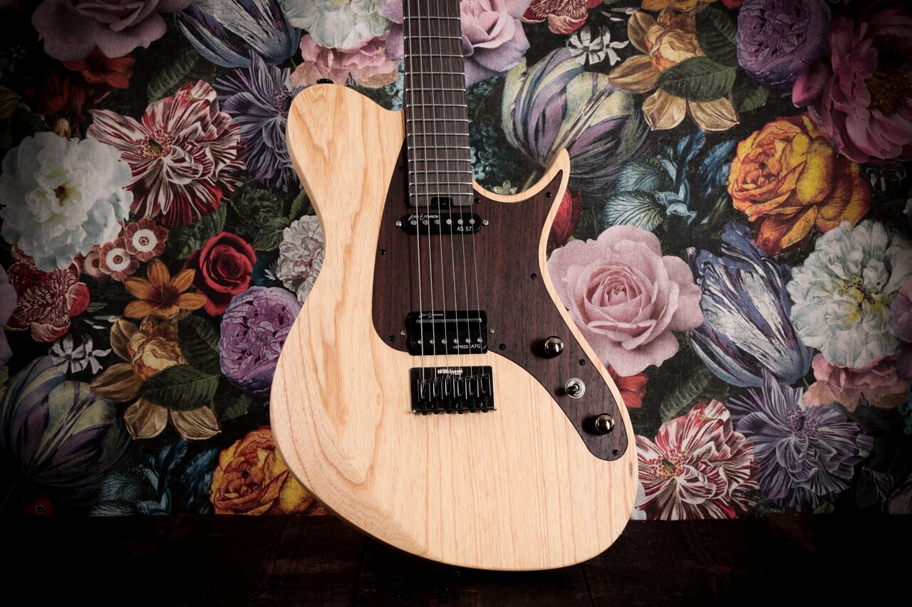 Soloking S408 Electric Guitar in Natural with Rosewood Neck - S408 (2).jpg