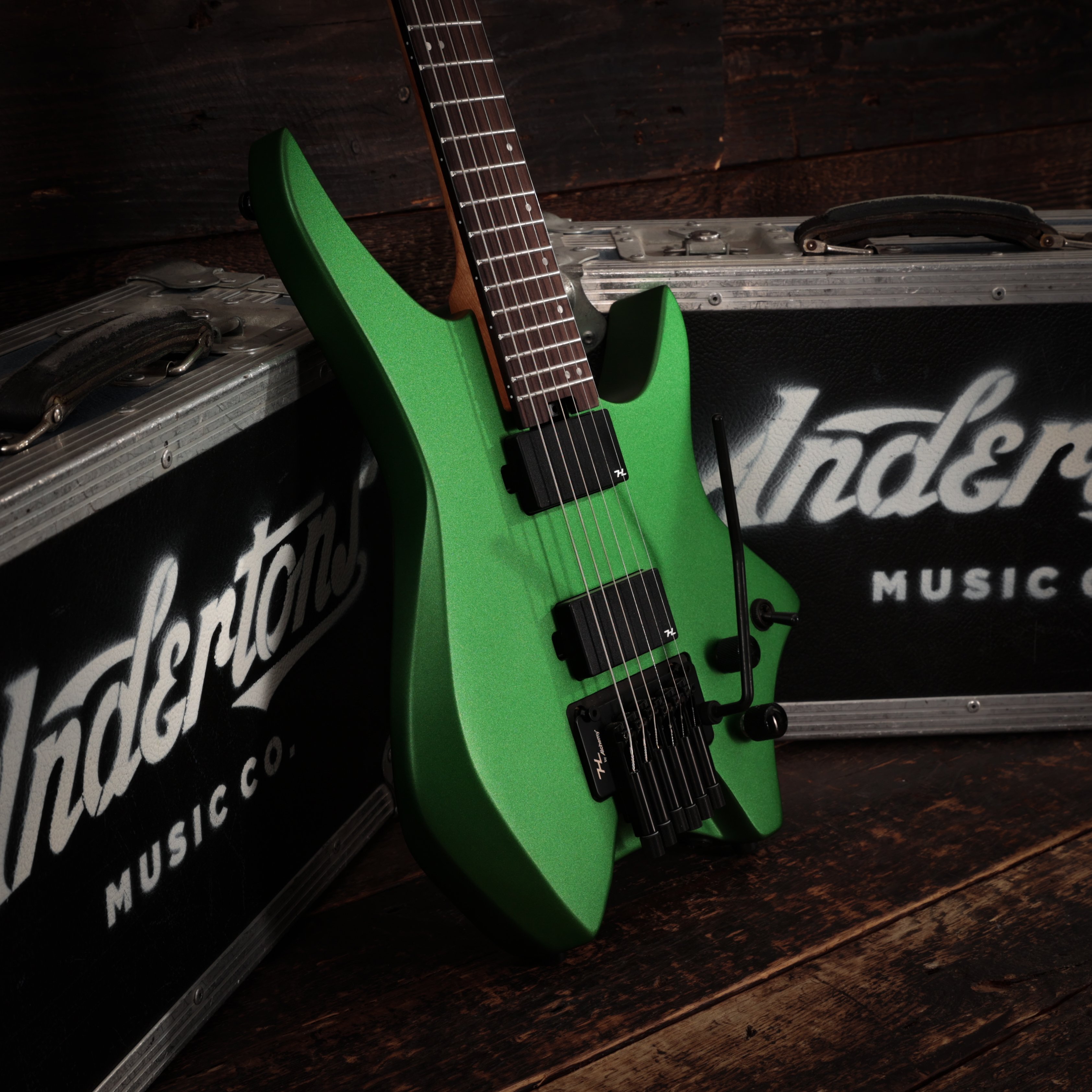 Hils NEXT HN5 Electric Guitar in Satin Metallic Emerald Green - HN5S-NS-MEG (9).jpg