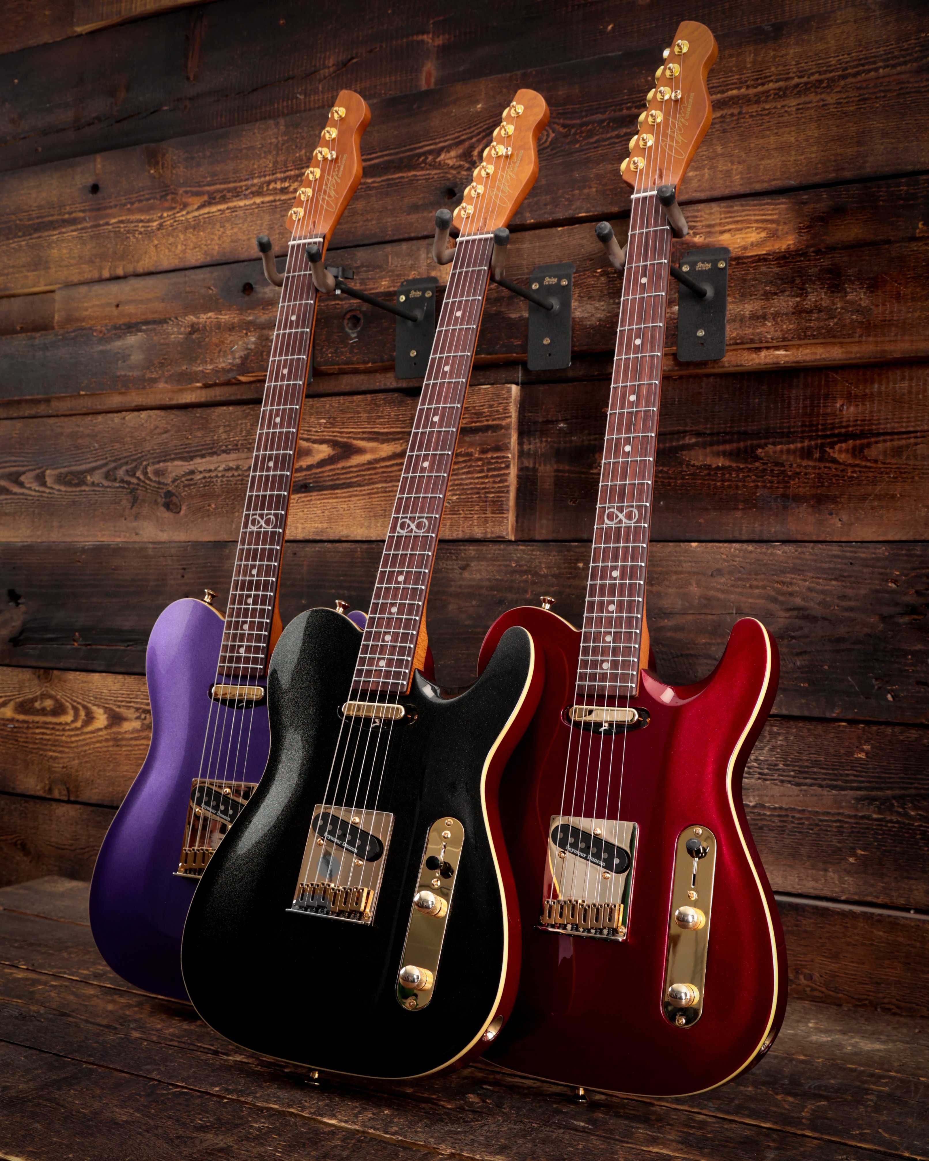 Chapman Law Maker Classic Electric Guitar in Hollywood Red - LMK-CLA-DCM  LMK-CLA-GBM  LMK-CLA-PUR (6).jpg