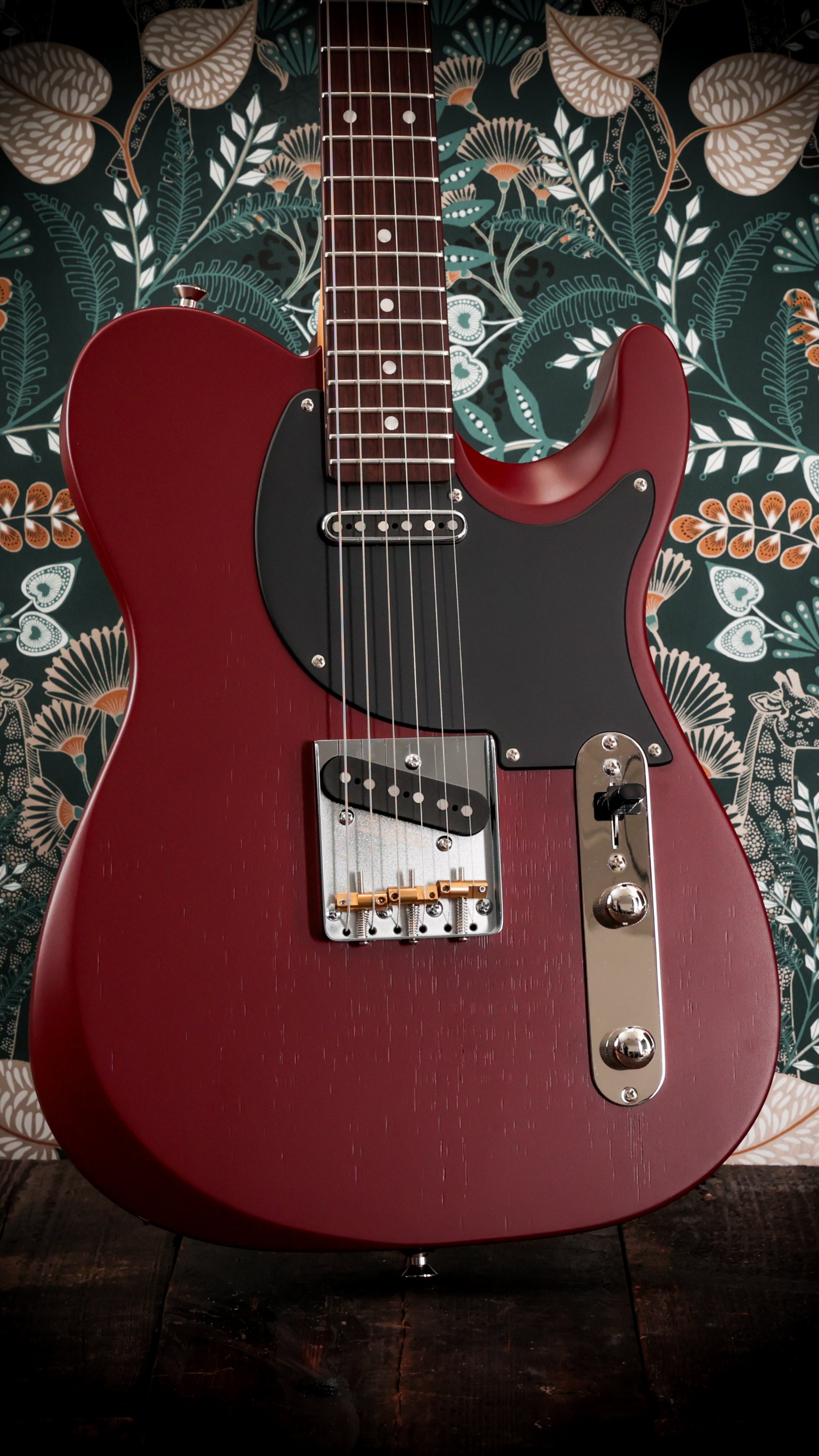 Chapman DPT Danish Pete Signature Electric Guitar in Cinnabar Red  - LMK-DPT-PRD (4).jpg