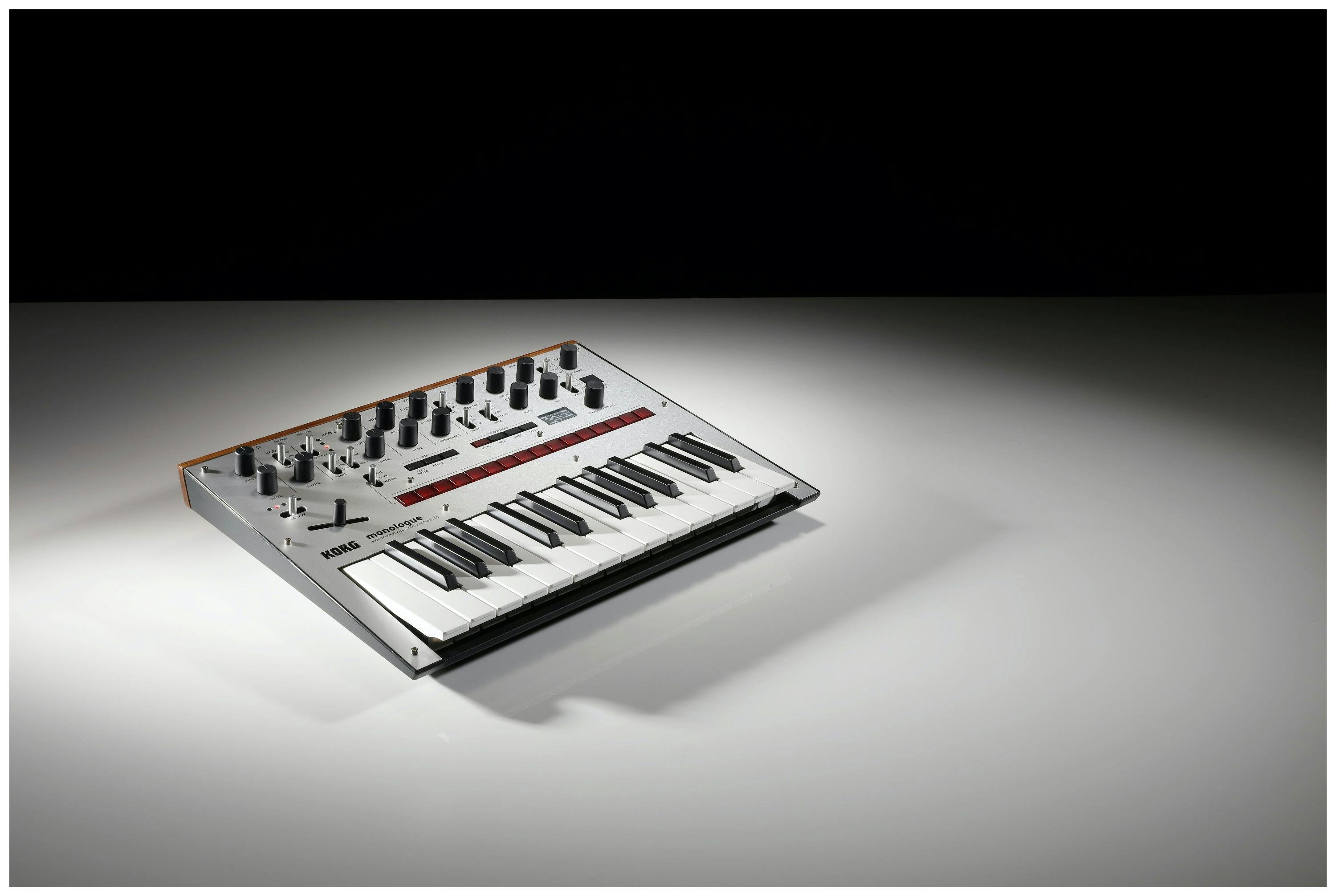 Korg Monologue Monophonic Analog Synthesizer in Silver - Andertons