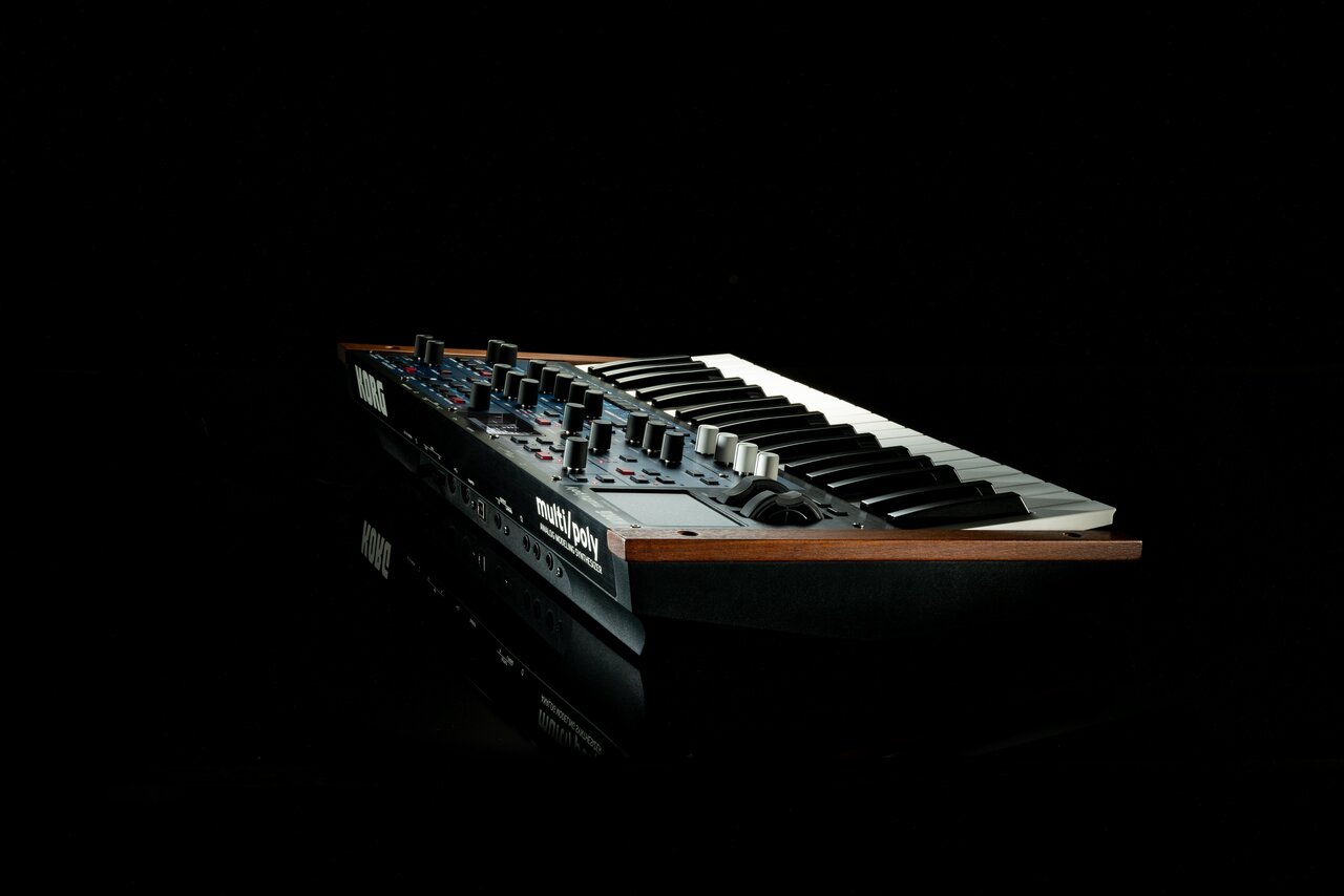Korg multi/poly Analogue Modelling Synth - multi_poly_image1.jpg