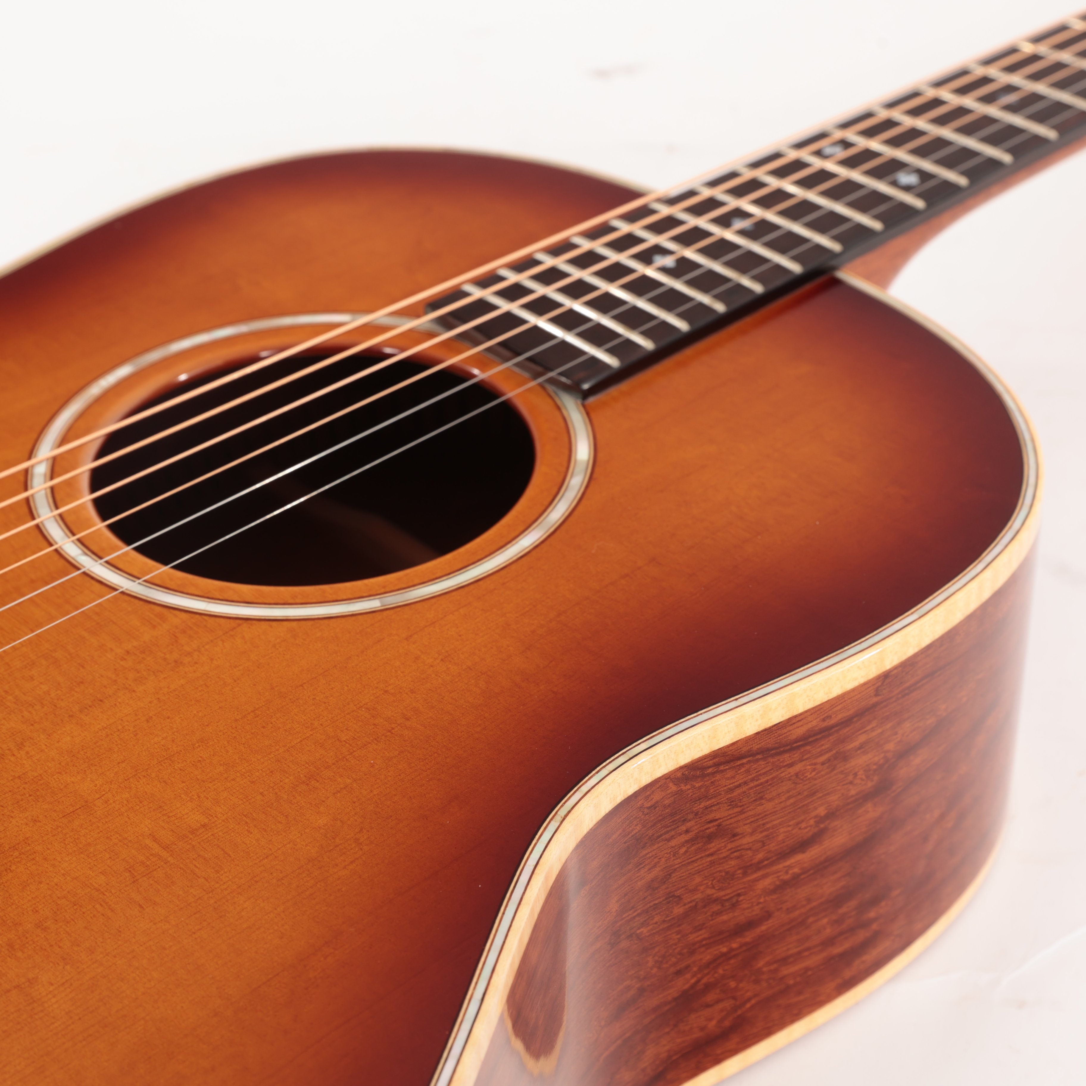 Second Hand Avalon D300 Americana Series Acoustic In Sunburst 1269 - SH-114-1269 (10).jpg