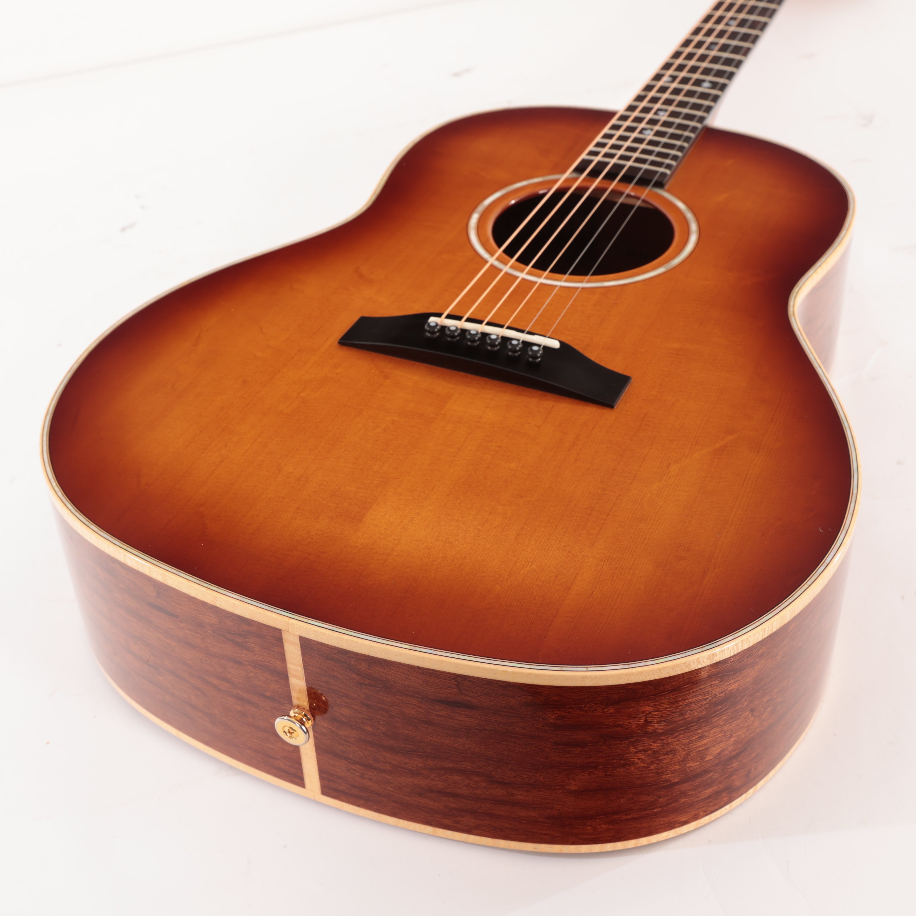 Second Hand Avalon D300 Americana Series Acoustic In Sunburst 1269 - SH-114-1269 (7).jpg