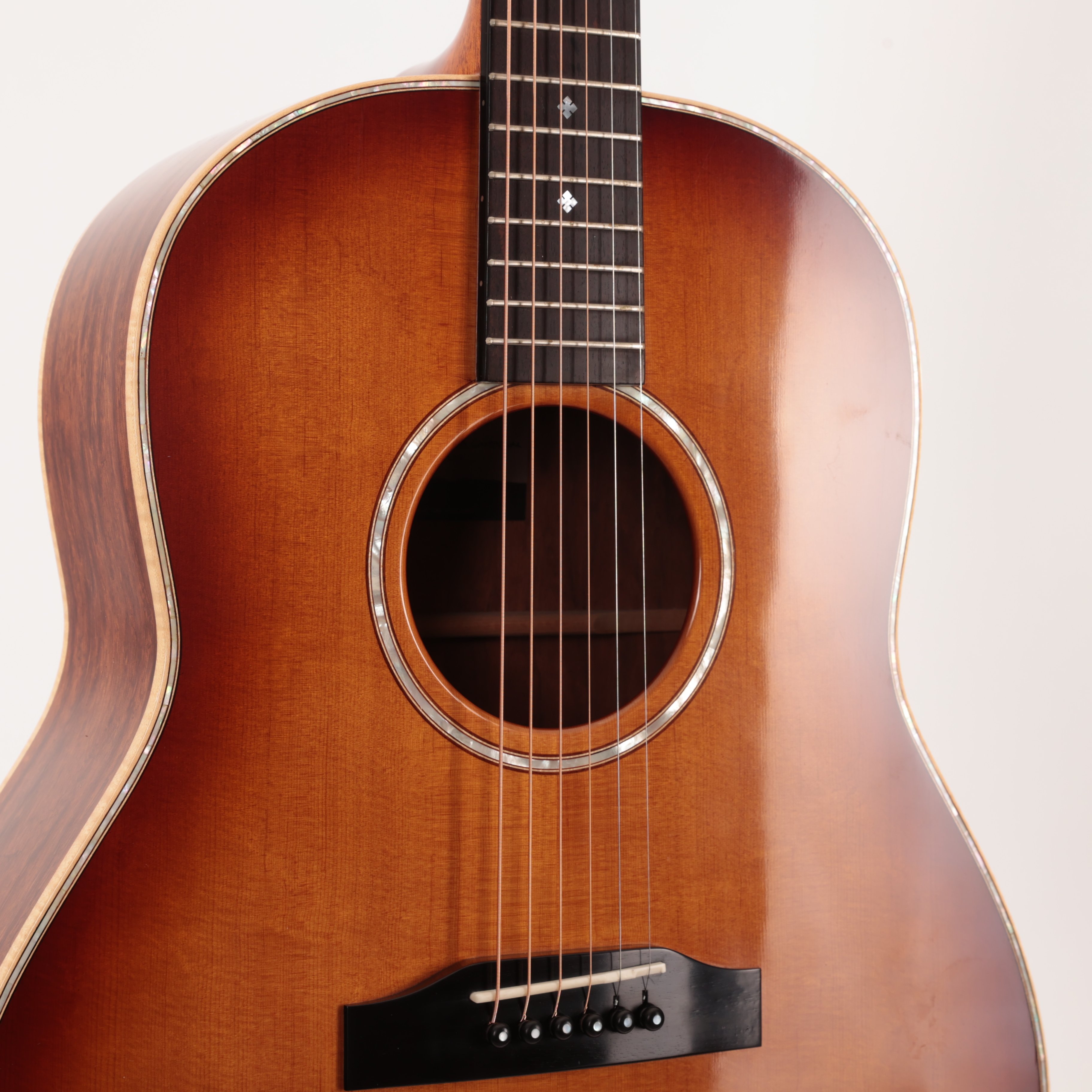 Second Hand Avalon D300 Americana Series Acoustic In Sunburst 1269 - SH-114-1269 (4).jpg