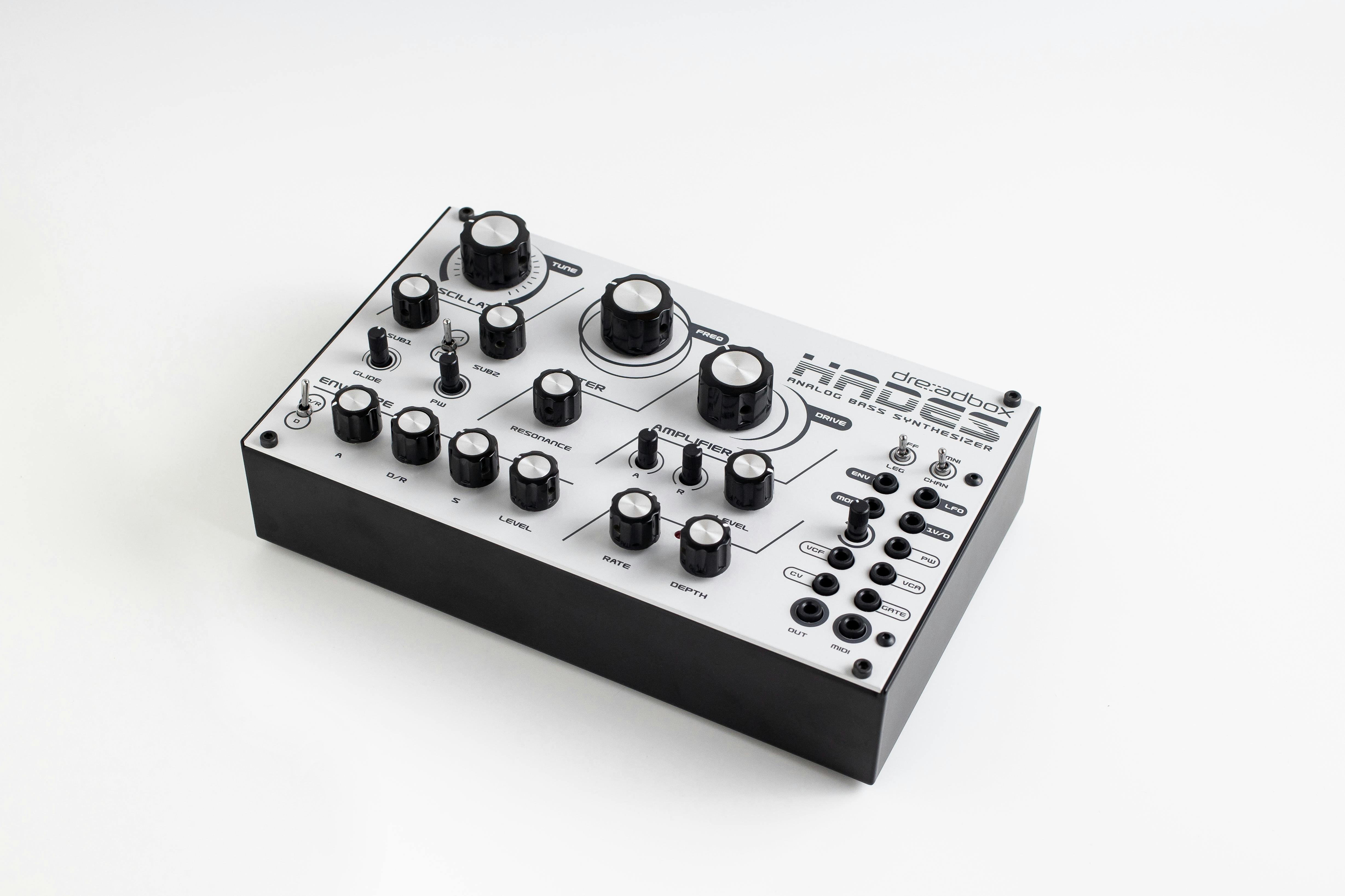 Dreadbox Hades - Analog Bass Synthesizer - HADES-dread2_03.jpg