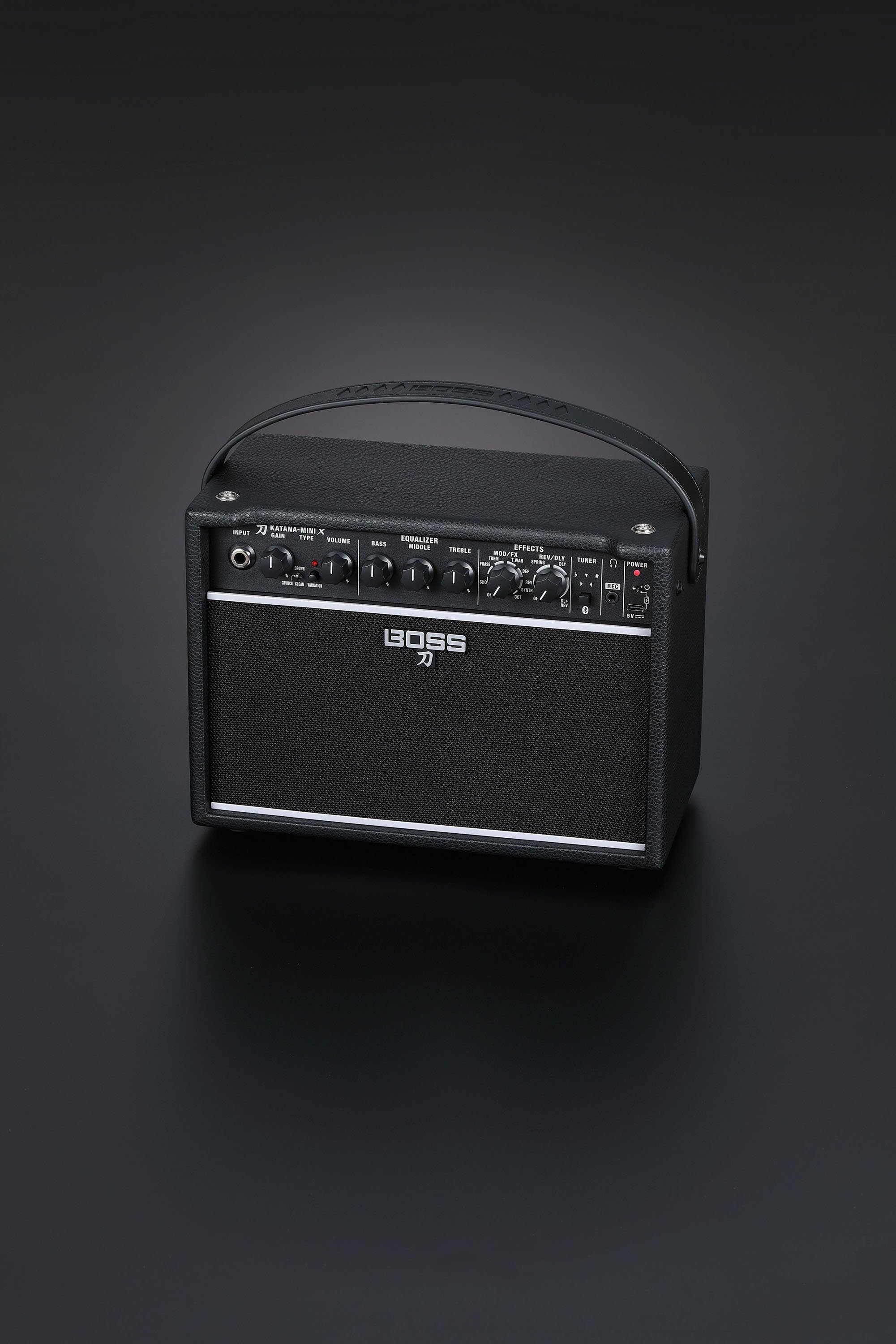 Boss Katana Mini X 10W Compact Guitar Amplifier - KTN-MINI X_angle3.jpg