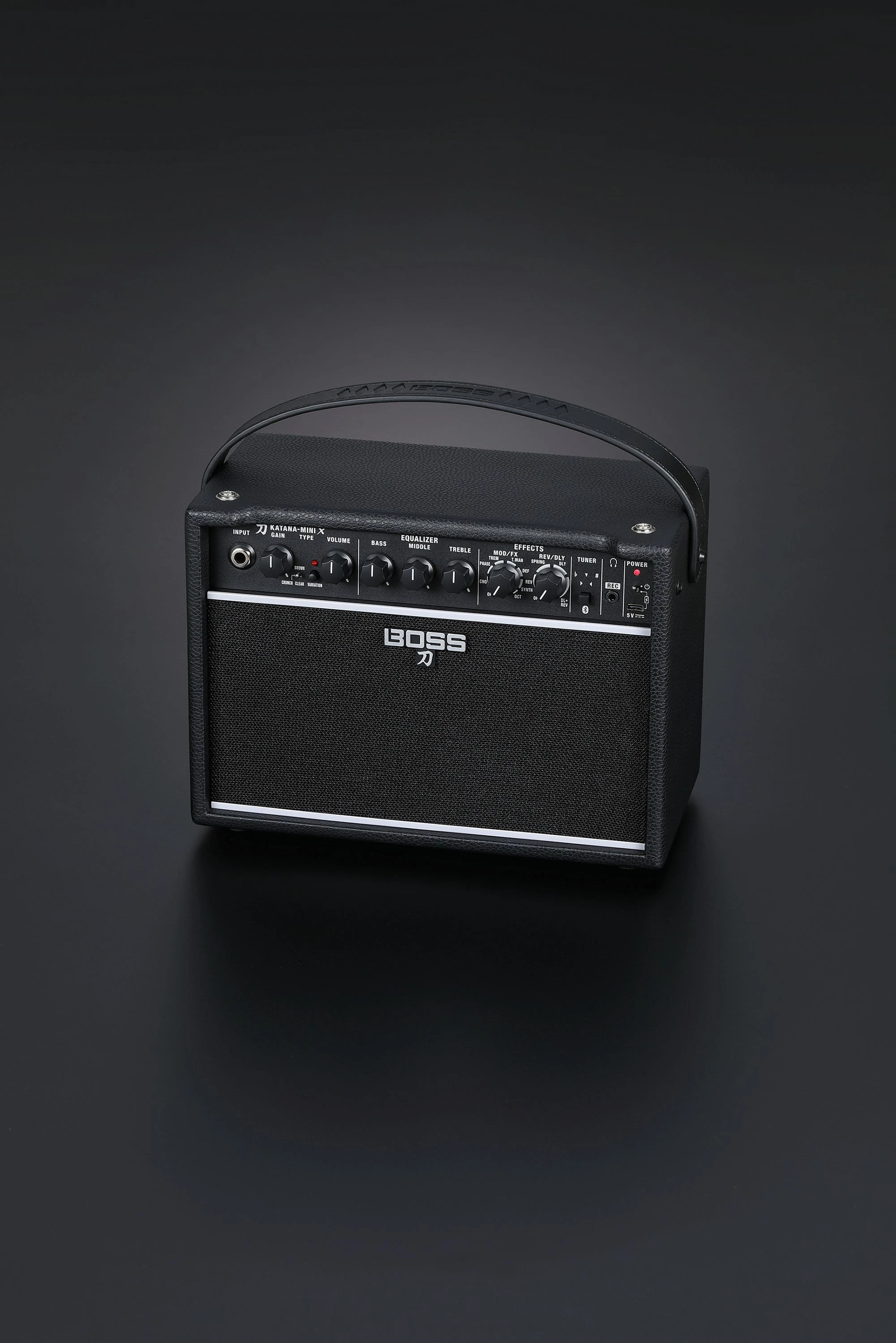 Boss Katana Mini X 10W Compact Guitar Amplifier - KTN-MINI X_angle3.jpg