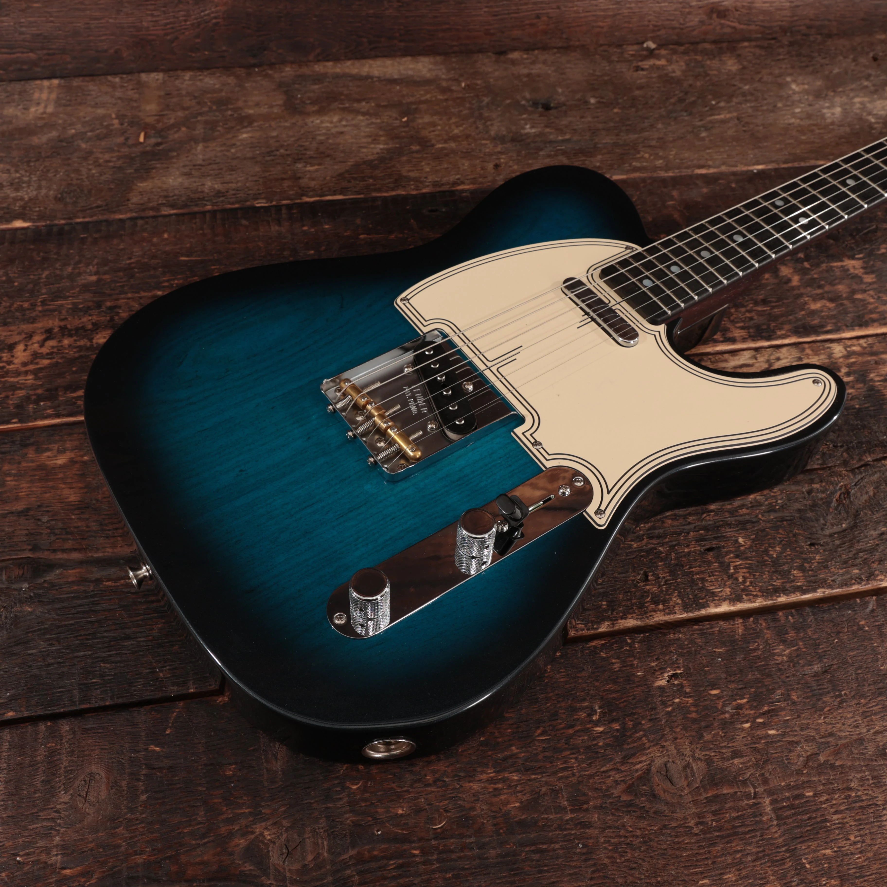 Fender Custom Shop Levi Perry Masterbuilt Art Deco Telecaster in Royal Blue Burst - R138266 (10).jpg