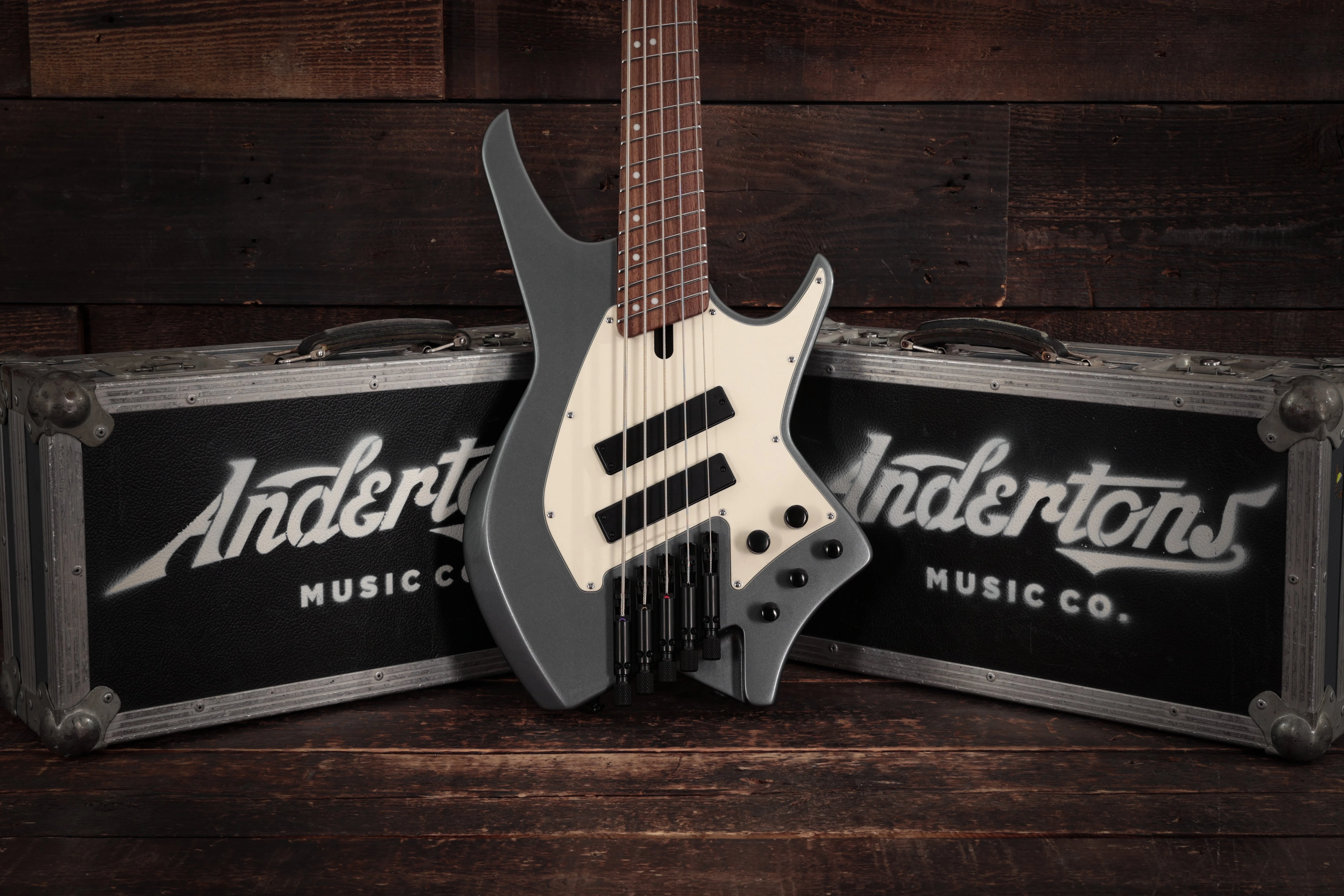 Hils HNB5 Headless 5-String Fan Fret Bass Guitar in Gloss Gunmetal Grey Multi-FX & Modelling Bundle with Accessories - HNB5G-NS-GMG   (8).jpg