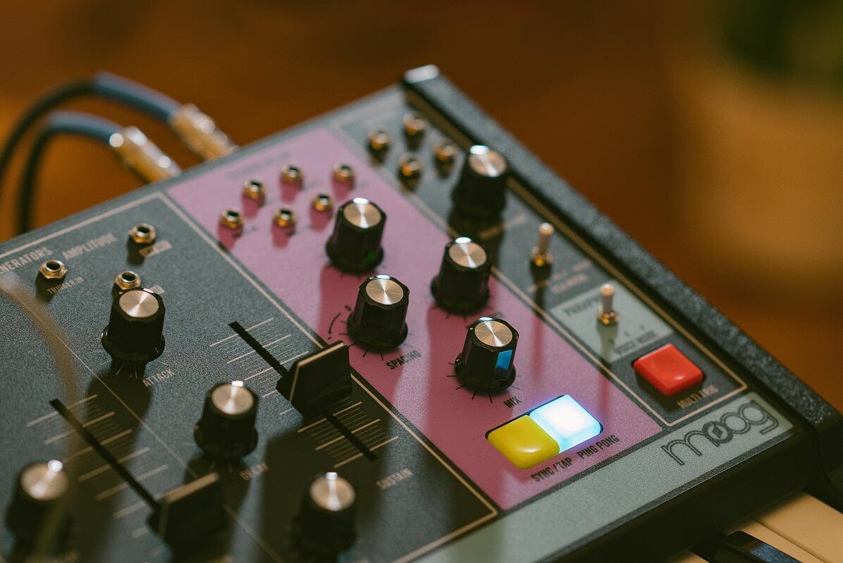 Moog Matriarch Paraphonic Analogue Semi-Modular Synthesizer - 332052-1556295024815.jpg