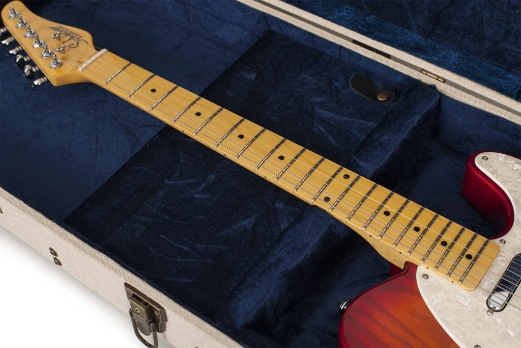 Gator Cases Journeyman Deluxe Wood Case for Electric Guitars with Burlap Exterior - GW-JMELEC 4.jpg