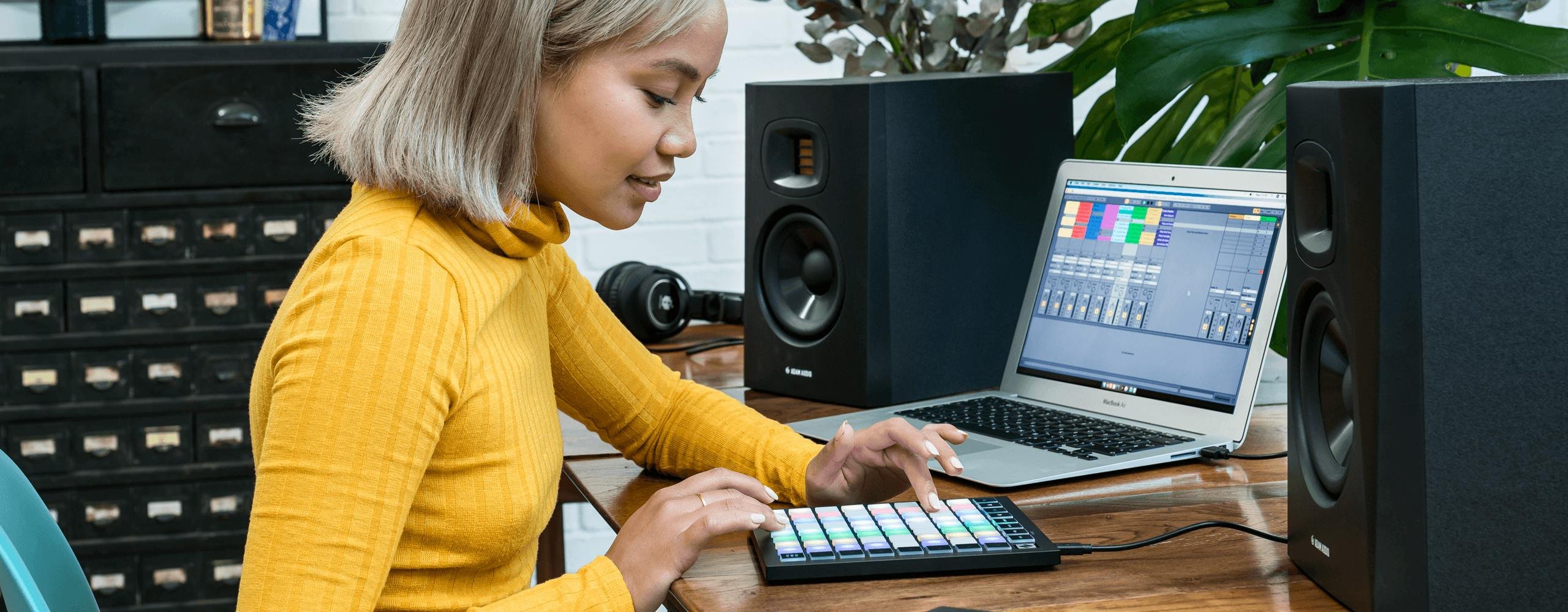 Novation Launchpad Mini MK3 64 RGB Pad MIDI Controller - Andertons