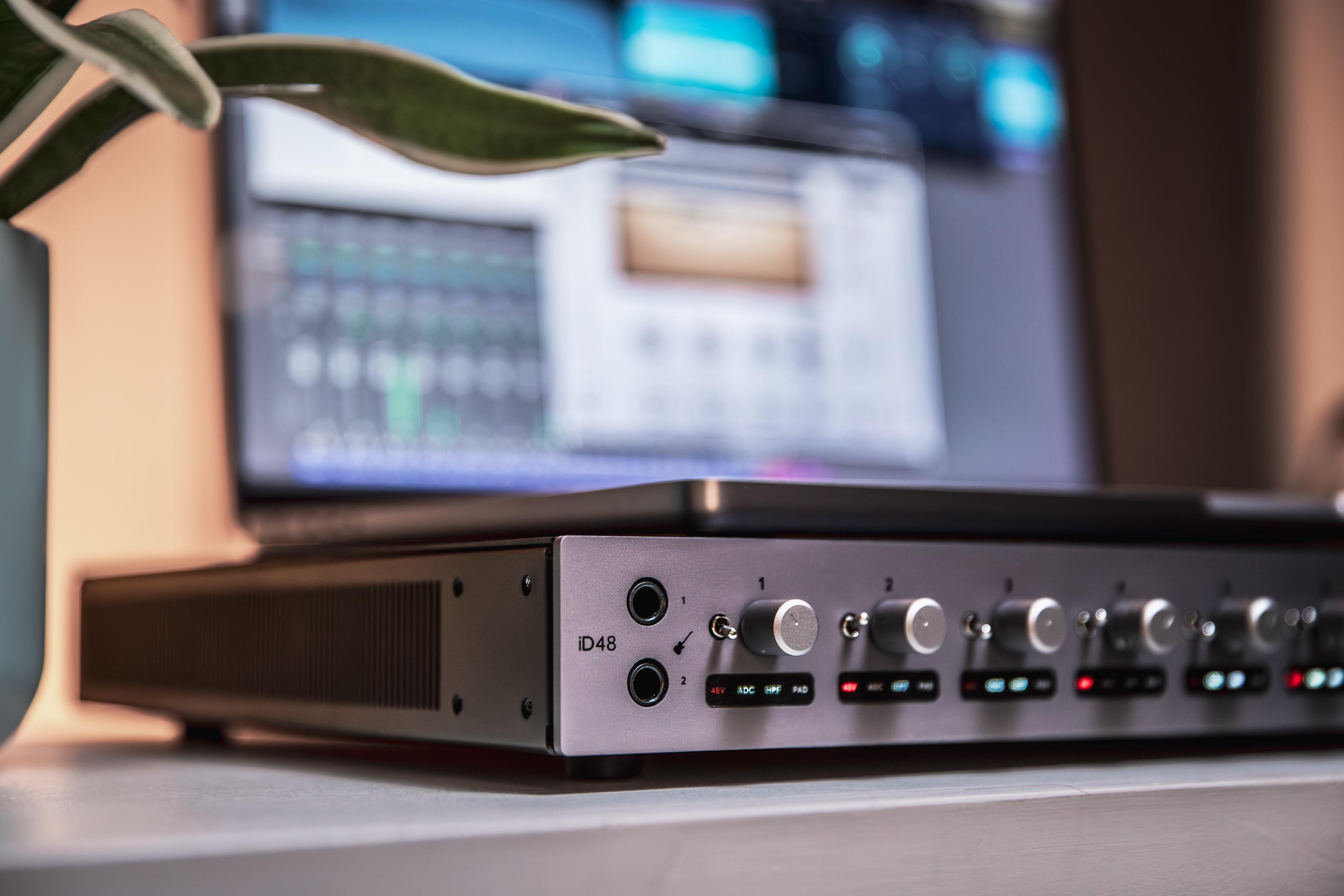 Audient ID48 - 24in | 28out USB Interface with 8 Mic Preamps - ID48 (10).jpg