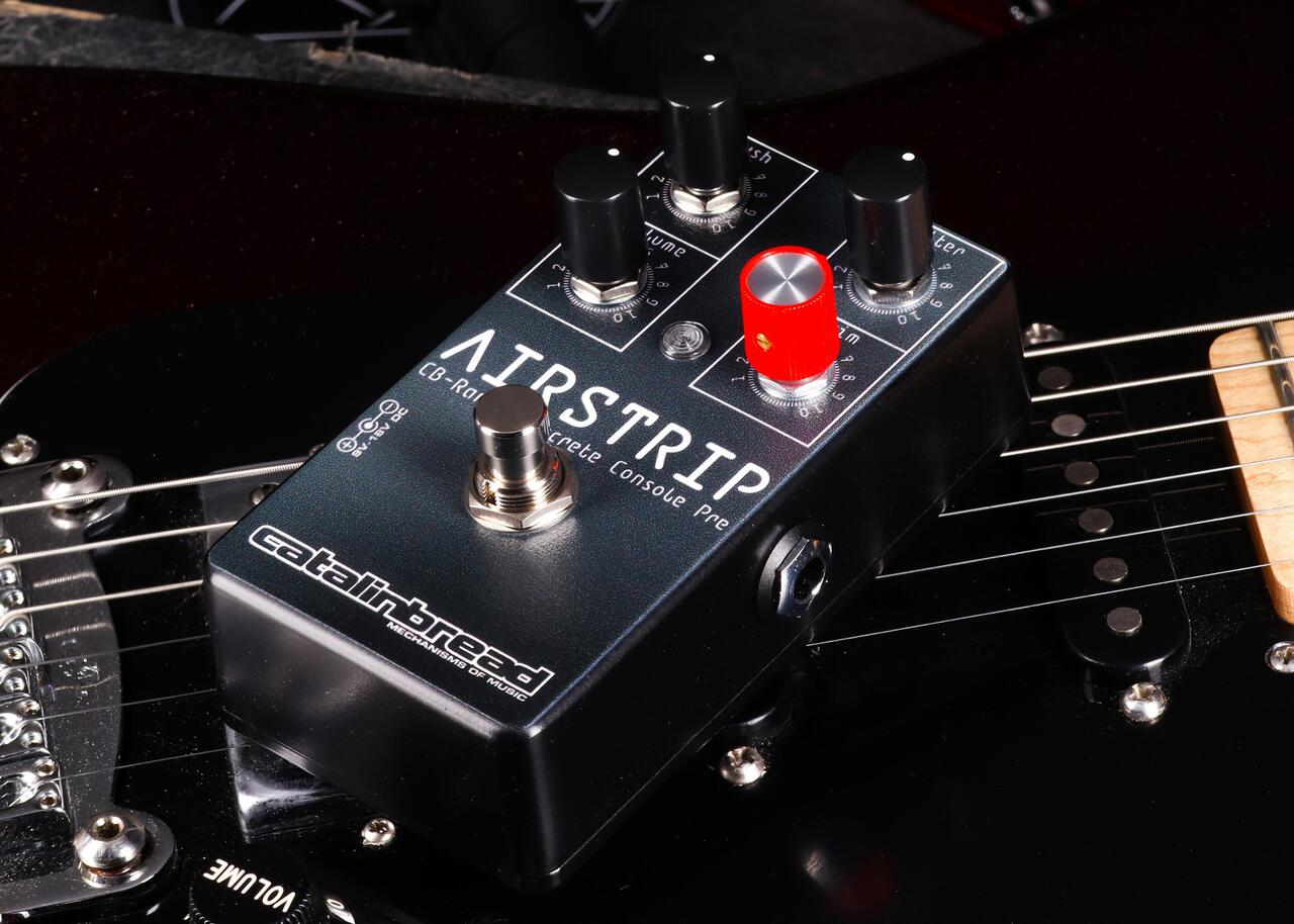 ギター Catalinbread Airstrip Catalinbread Airstrip - Discrete Console Preamp - YouTube