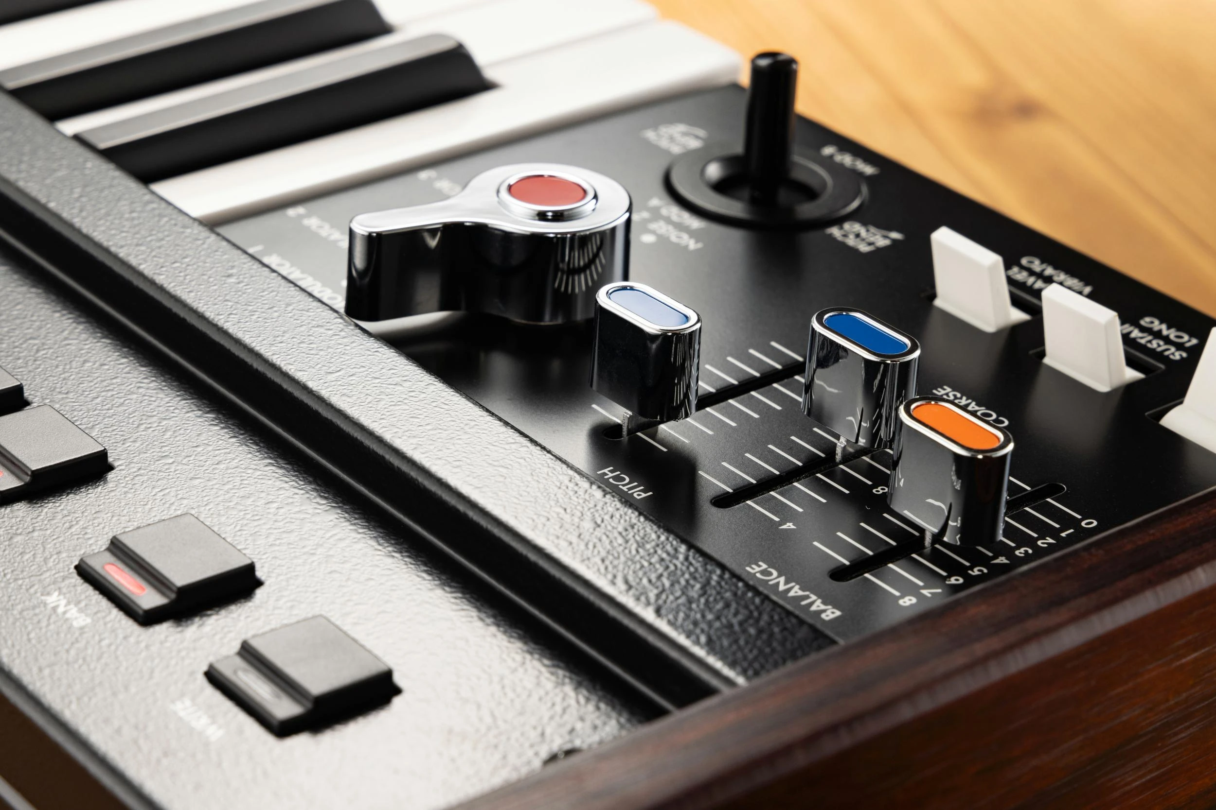 Korg miniKORG 700Sm - MINIKORG700S-M (2).jpg