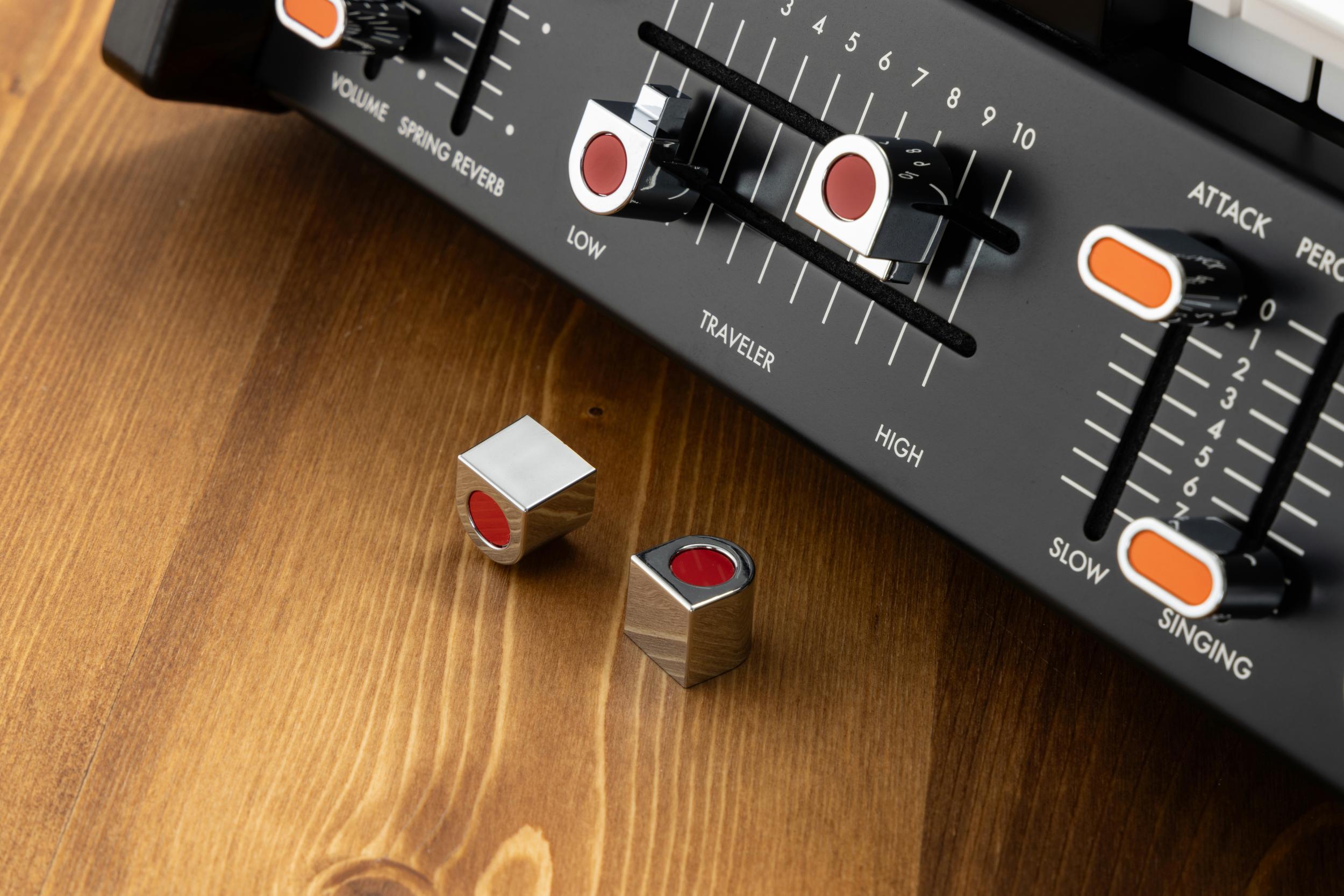 Korg miniKORG 700Sm - MINIKORG700S-M (1).jpg