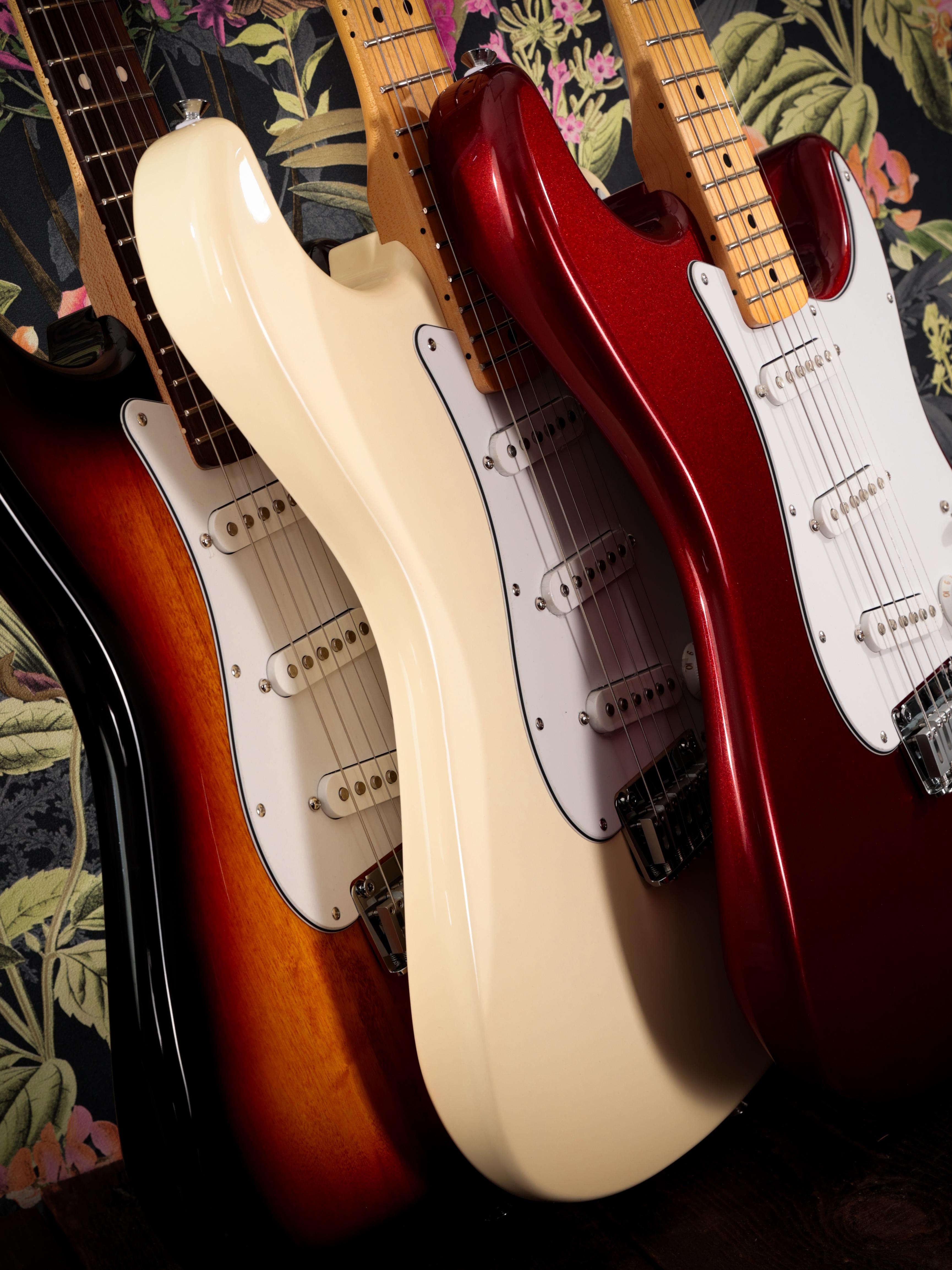 Fender Standard Series Stratocaster in Candy Cola - 0266440571 0266240500 0266220505 (2).jpg