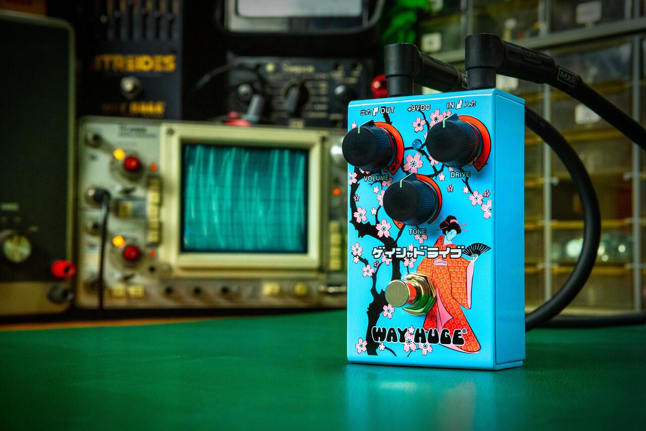 Way Huge Smalls Geisha Drive Pedal in Limited Edition Blue