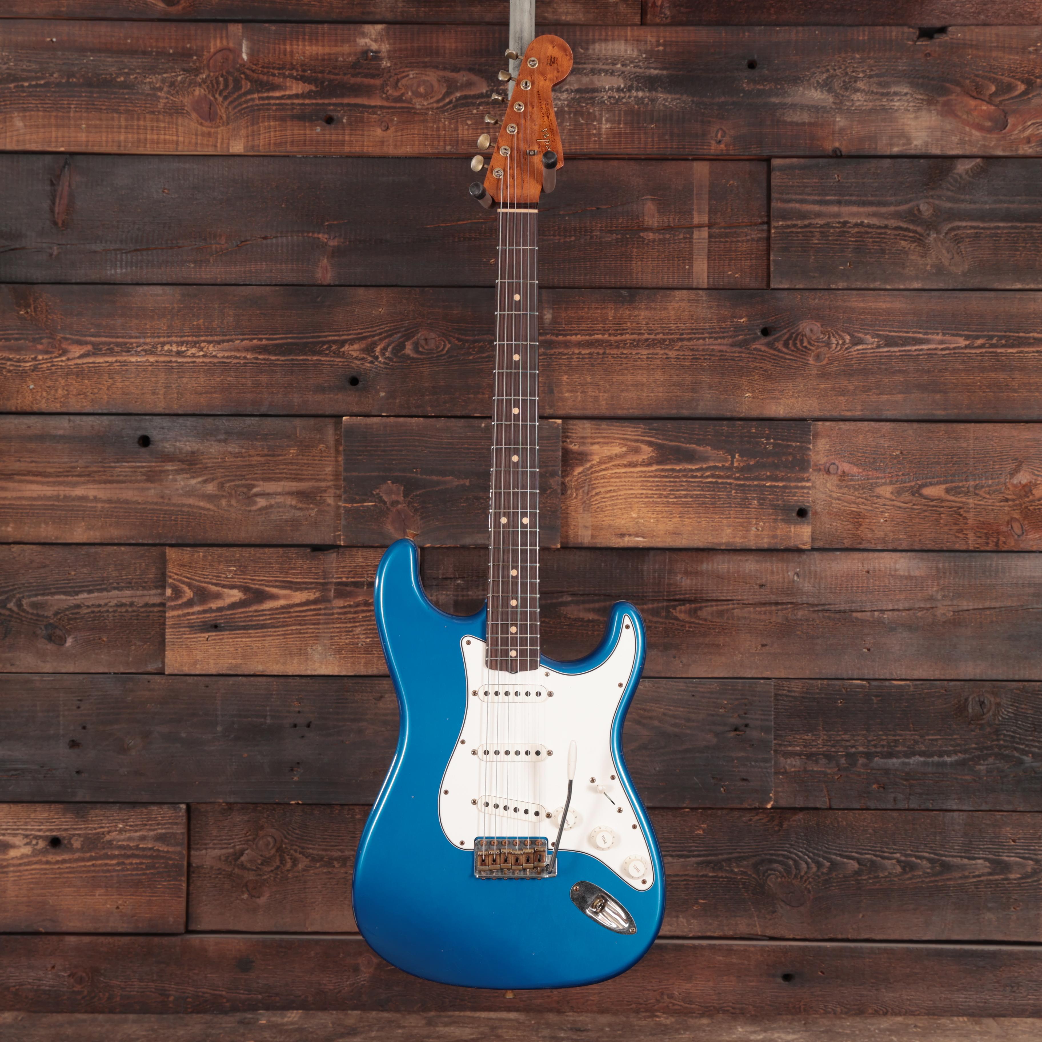Fender Custom Shop '63 Stratocaster Journeyman Relic in Bright Sapphire Metallic - 134354 (3).JPG